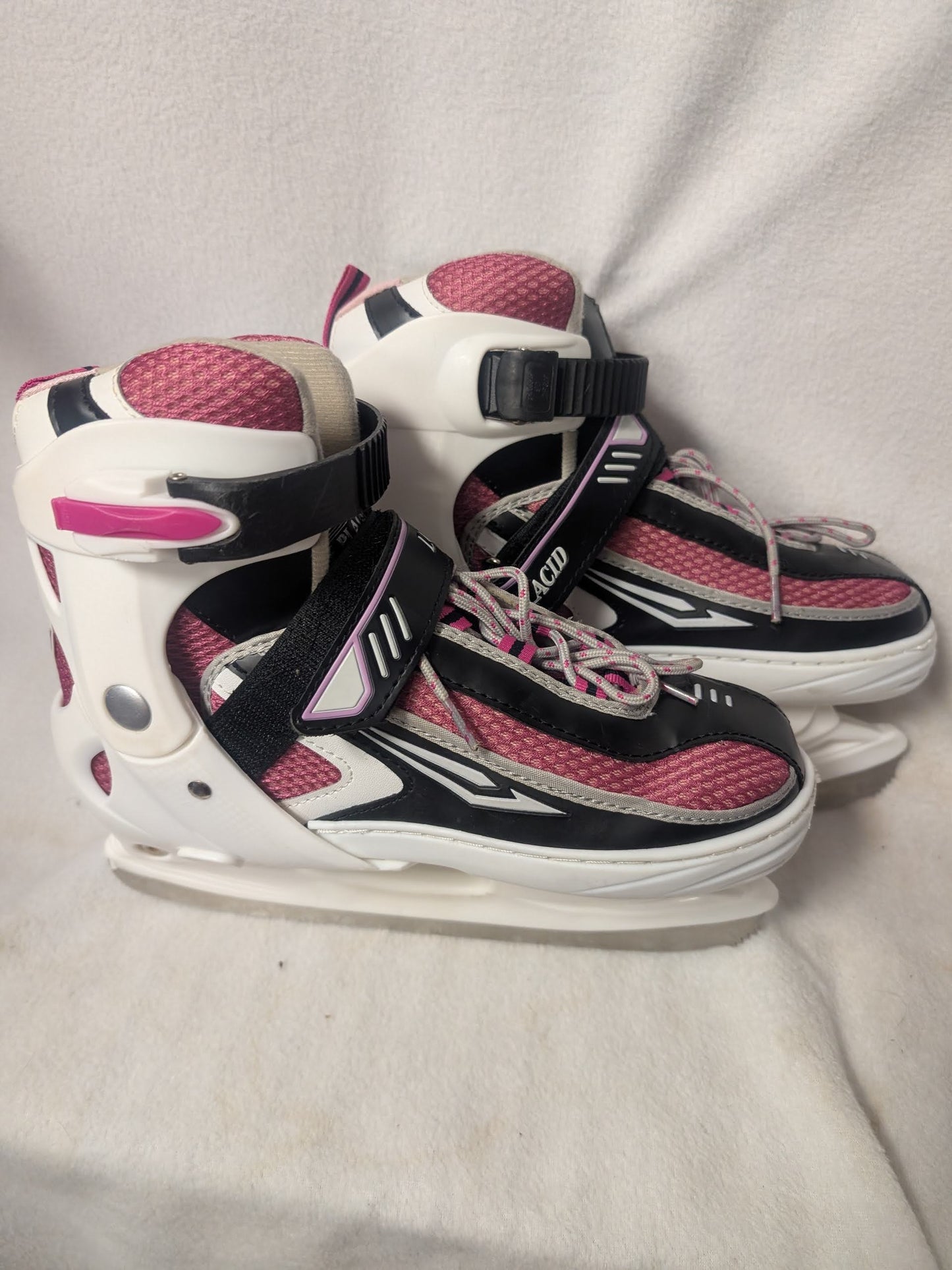 Lake Placid Hockey Ice Skates Size 2-5 Adjustable Color White Used