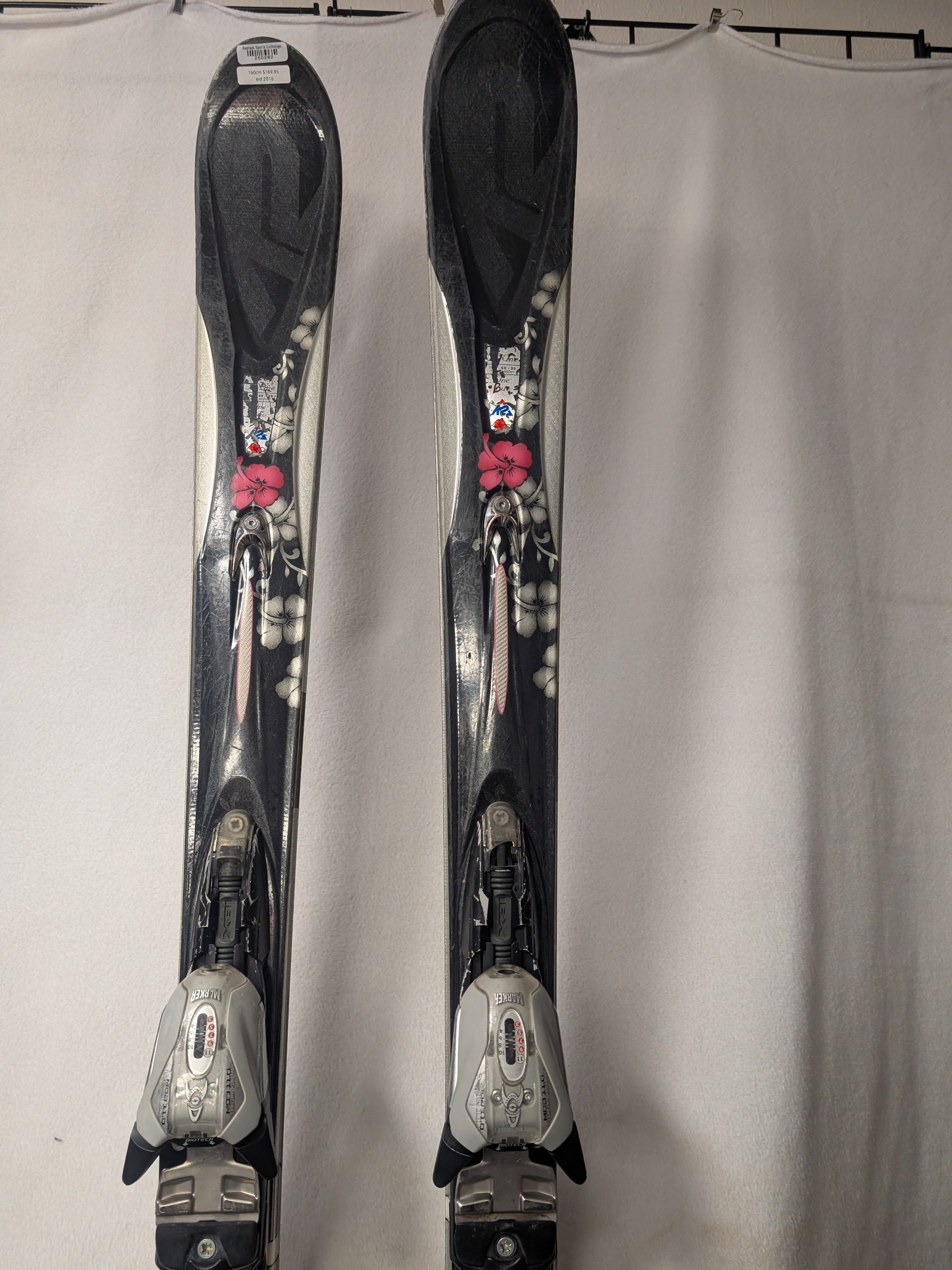 K2 One Luv Skis w/Marker Mod 11.0 Bindings Size 160 Cm Color Black