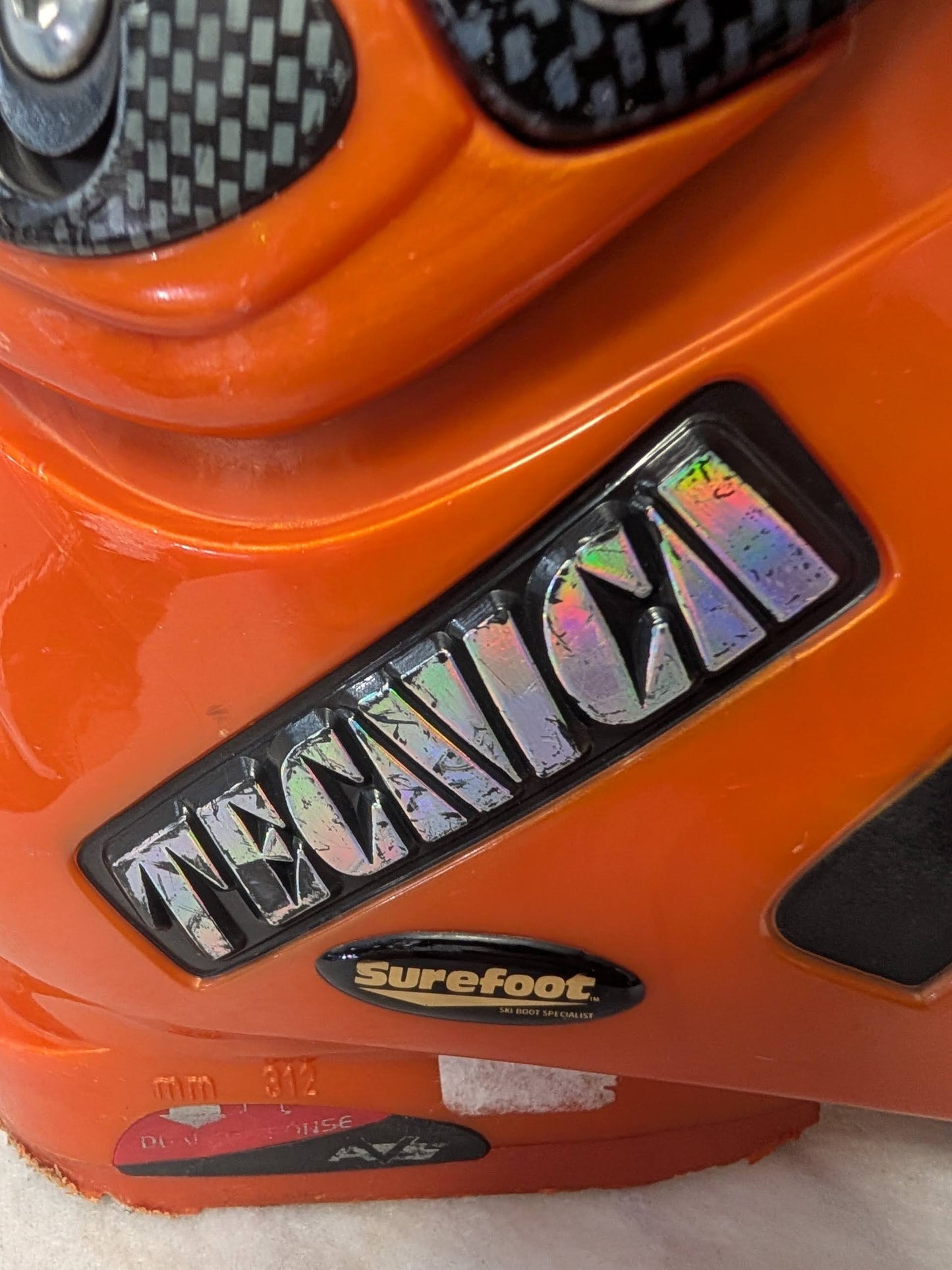 Tecnica Icon TNT Carbon Ski Boots Size 27.5 Color Orange Condition Used
