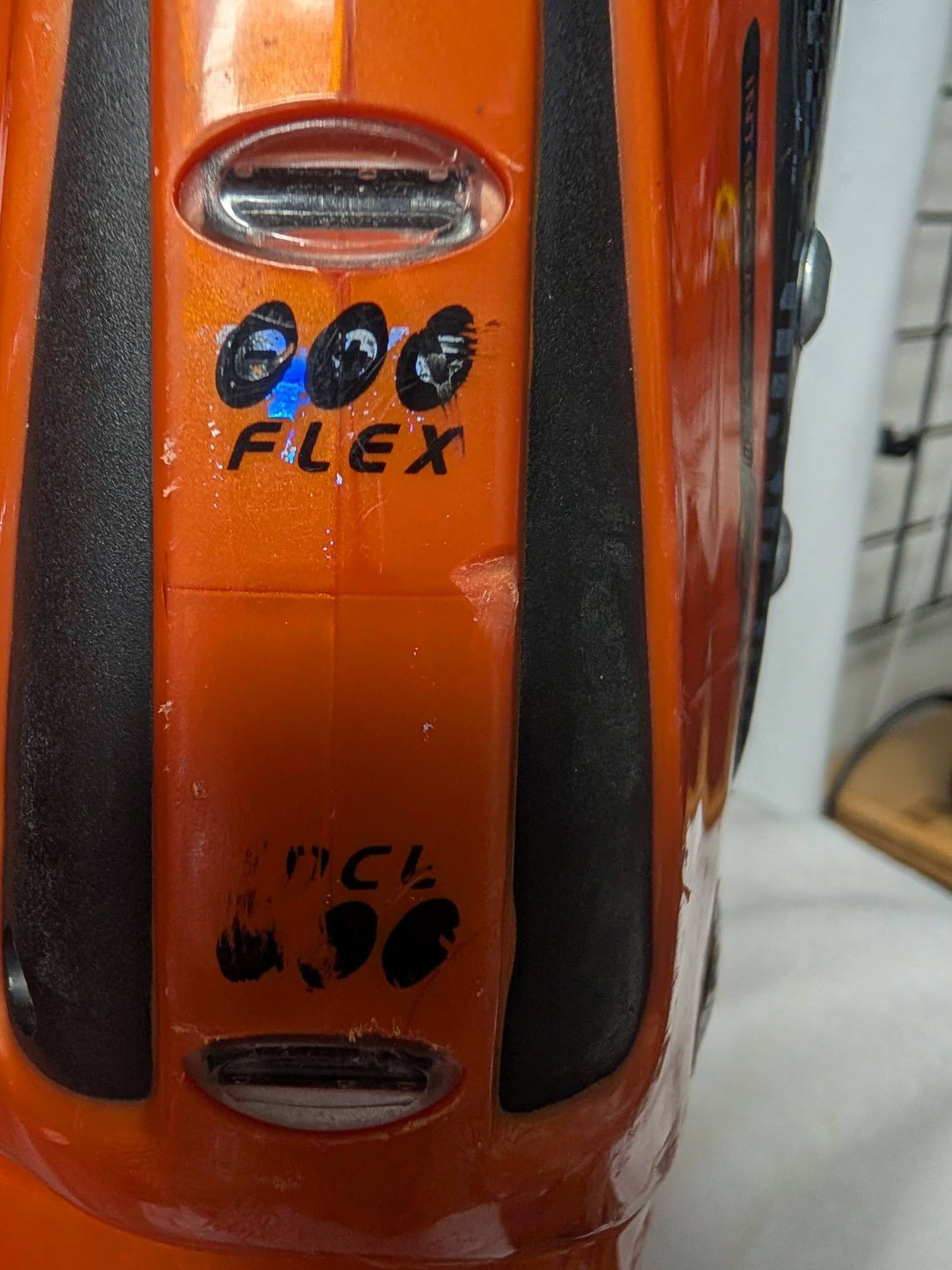 Tecnica Icon TNT Carbon Ski Boots Size 27.5 Color Orange Condition Used