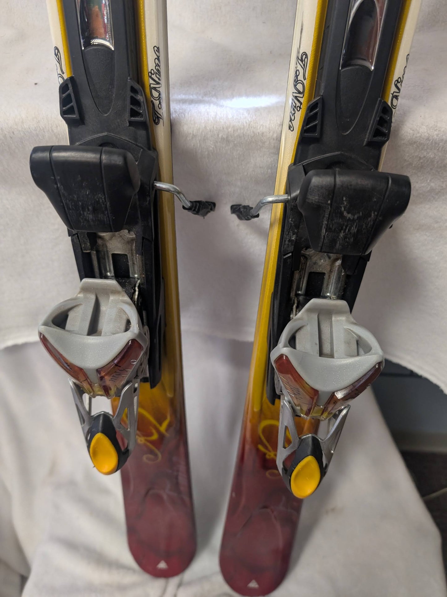 K2 Burnin Luv Skis Marker Mod 11 Bindings 157 Cm Color Red Condition Used