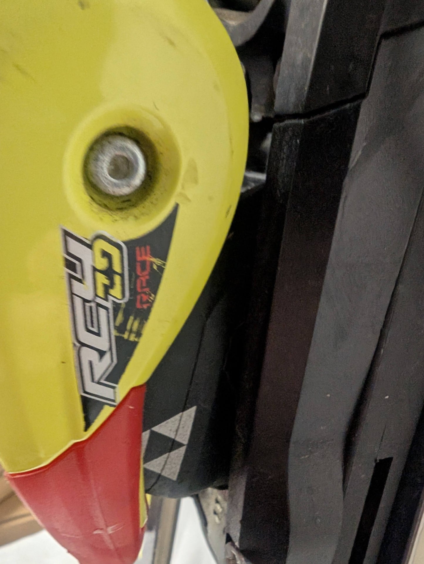 Fischer WorldCup GS Skis RC4 Bindings 150 cm Yellow Used