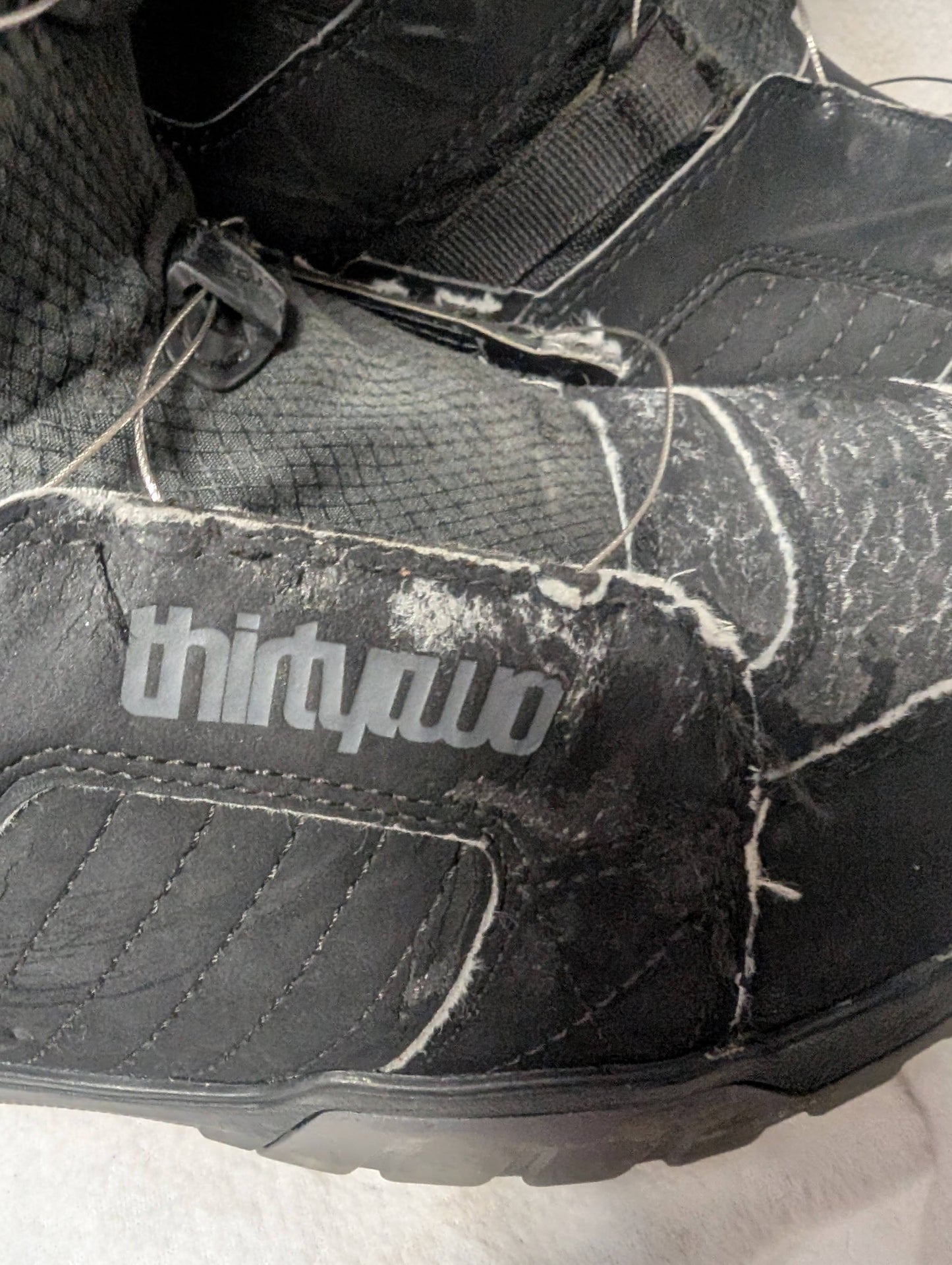 ThirtyTwo Griffon Snowboard Boots Size 9.5 Black Used Boa