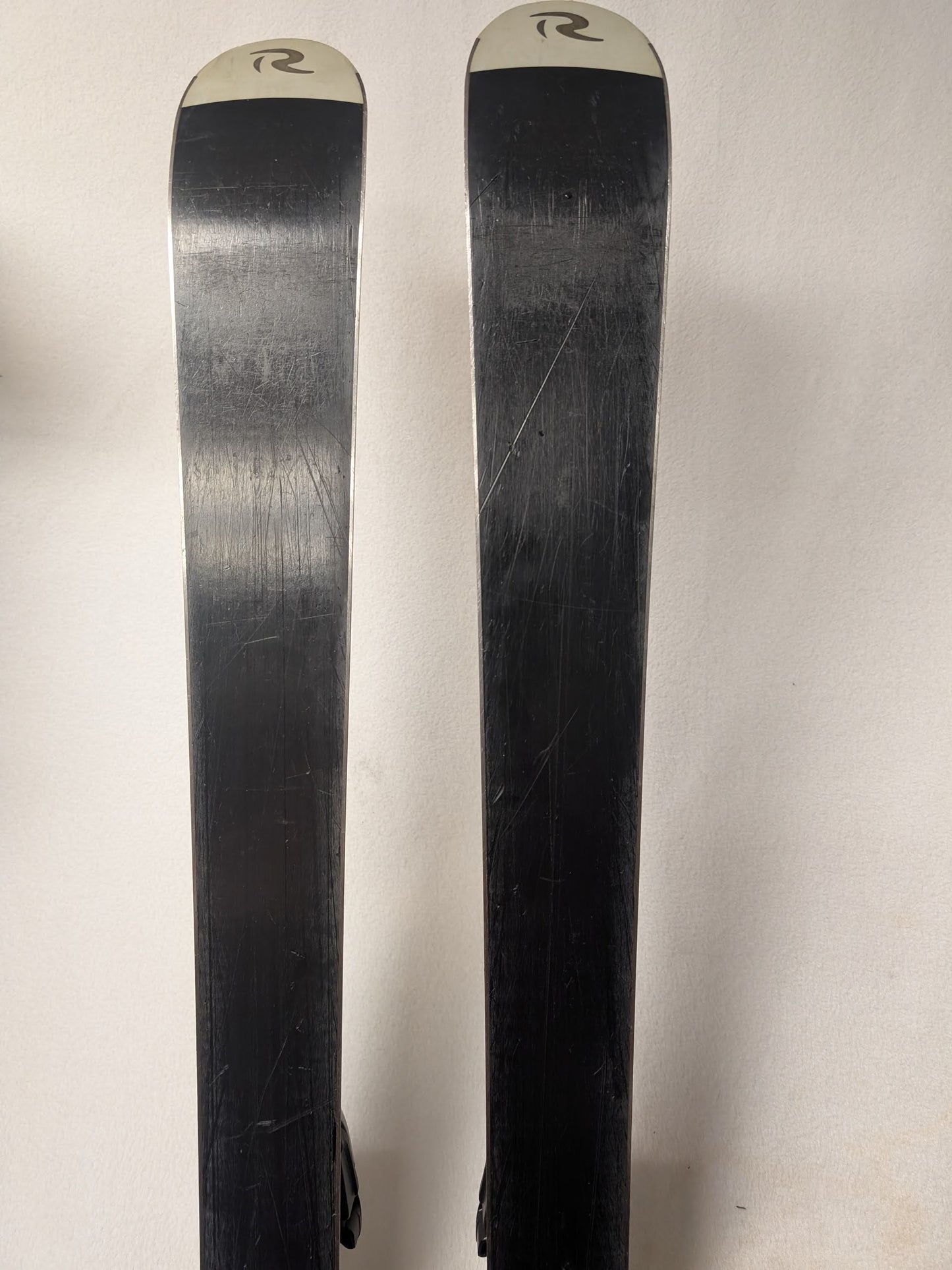 Rossignol Fun Girl Skis Bindings Size 140 Cm White Used