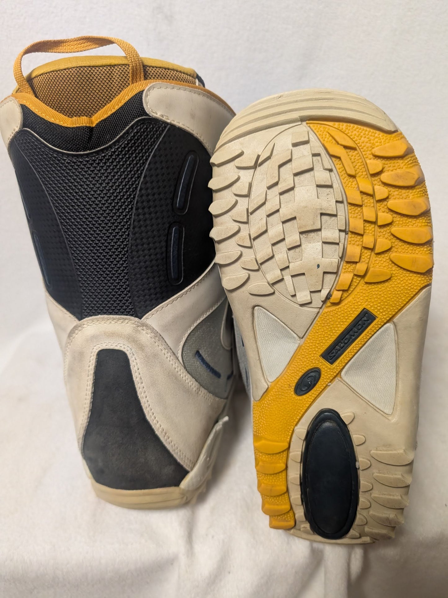 Salomon Synapse Snowboard Boots Size 7 Color White Condition Used