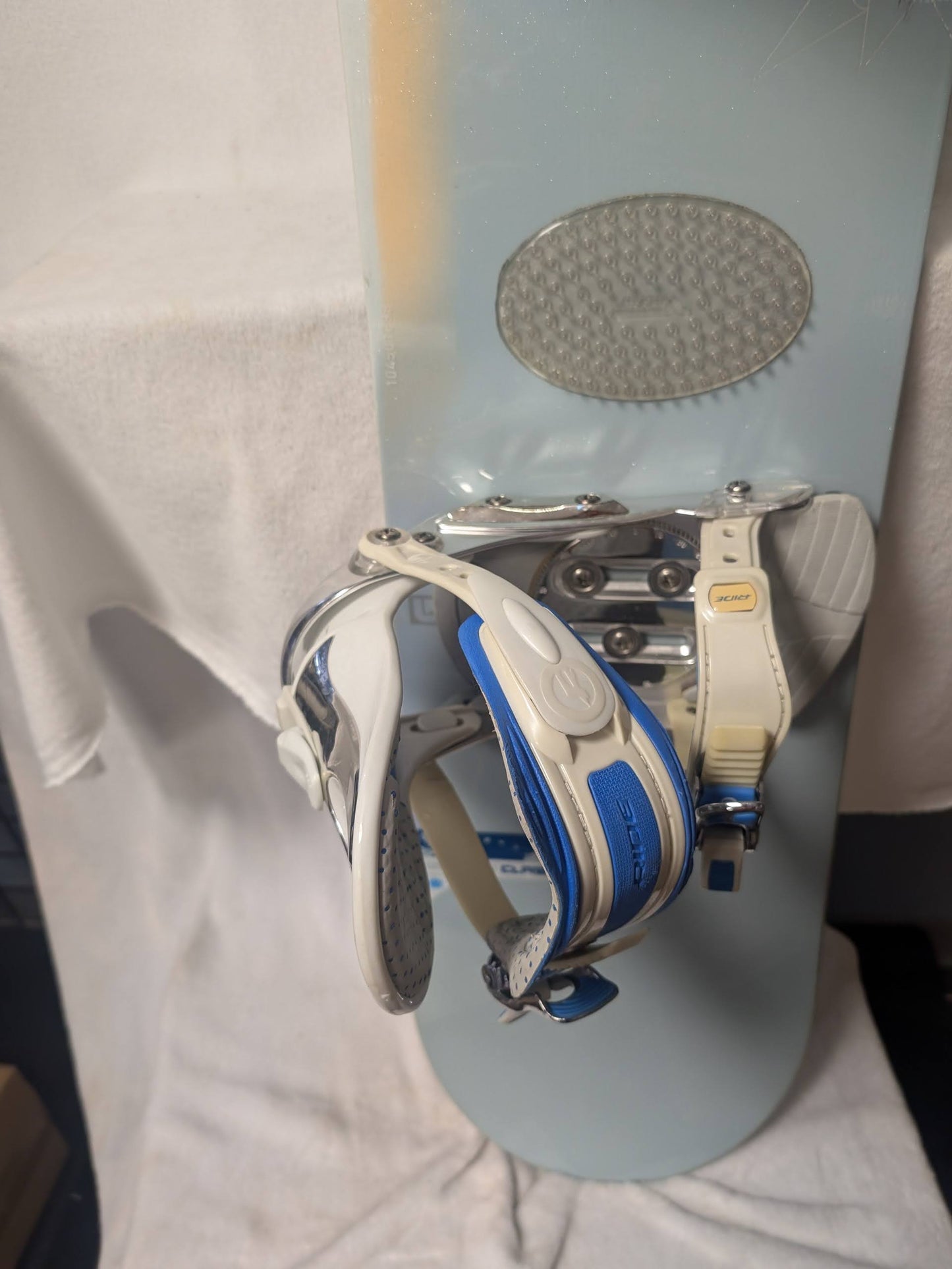 Burton Clash Snowboards Ride Bindings Size 153 Cm Color White Condition Used