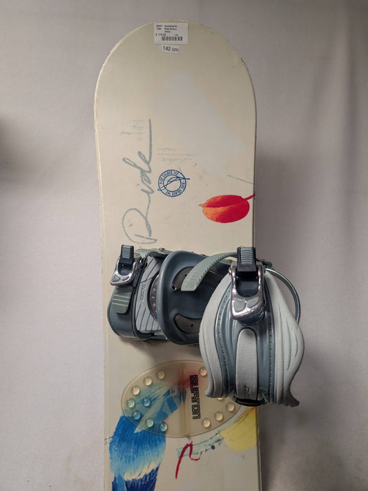 Ride Solace Snowboards Medium Ride Bindings Size 142 Cm Color White Used