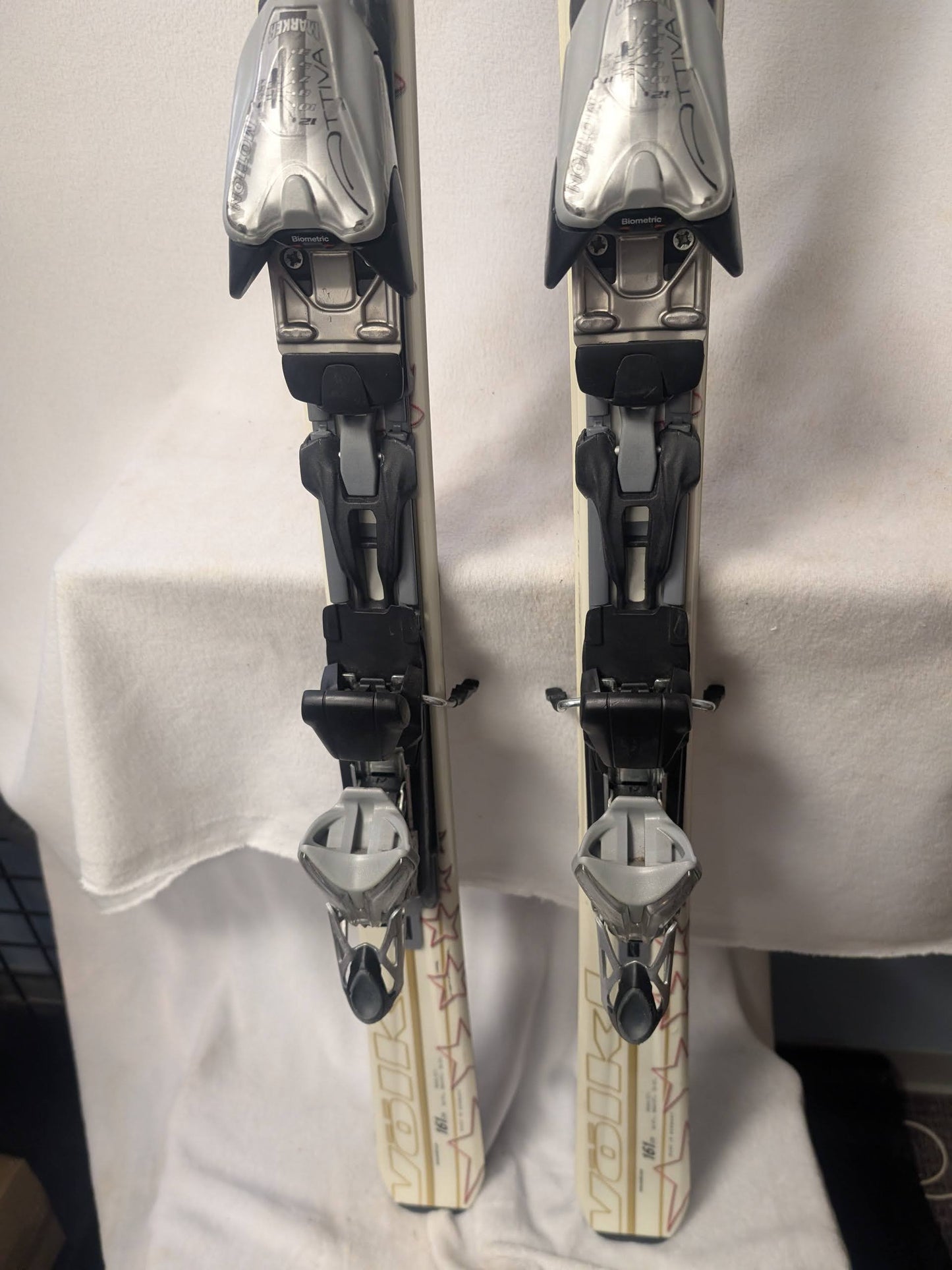 Volkl Attiva 4 Skis Marker Motion Bindings Size 161 Cm White Used