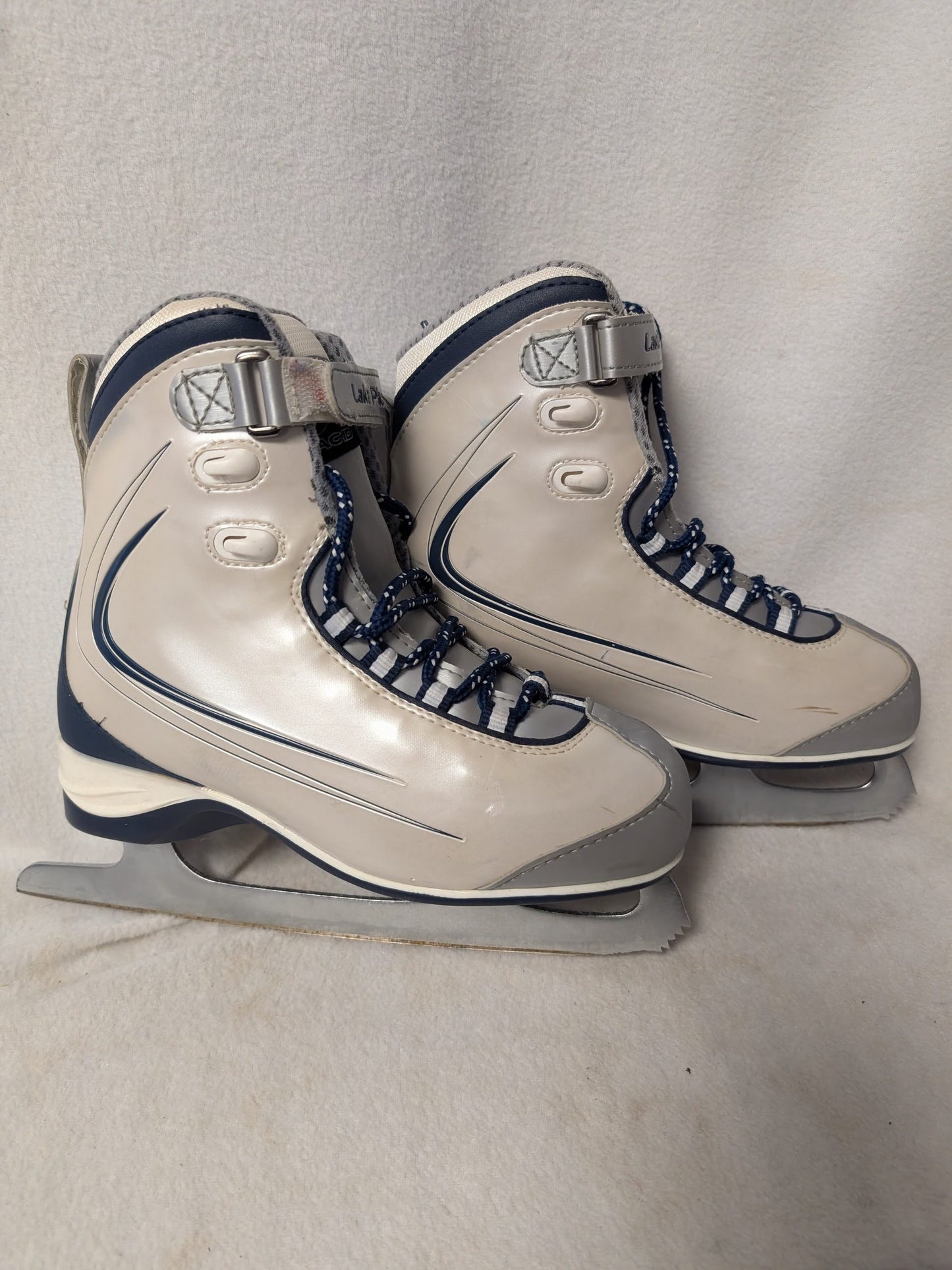 Lake Placid Hockey figure Ice Skates Size 6 Color White Used
