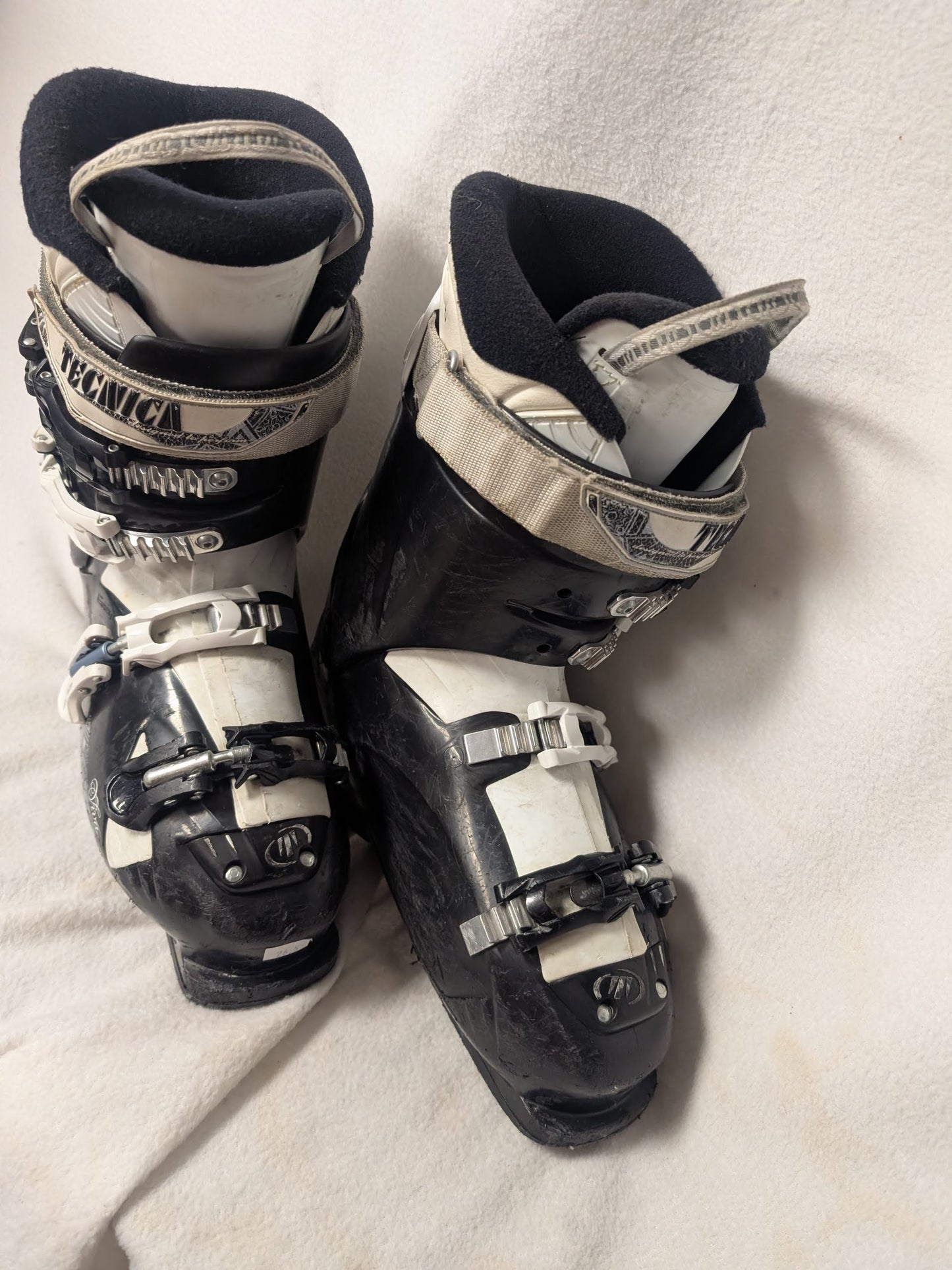 Tecnica Viva Ski Boots Size 26.5 Color Black Used