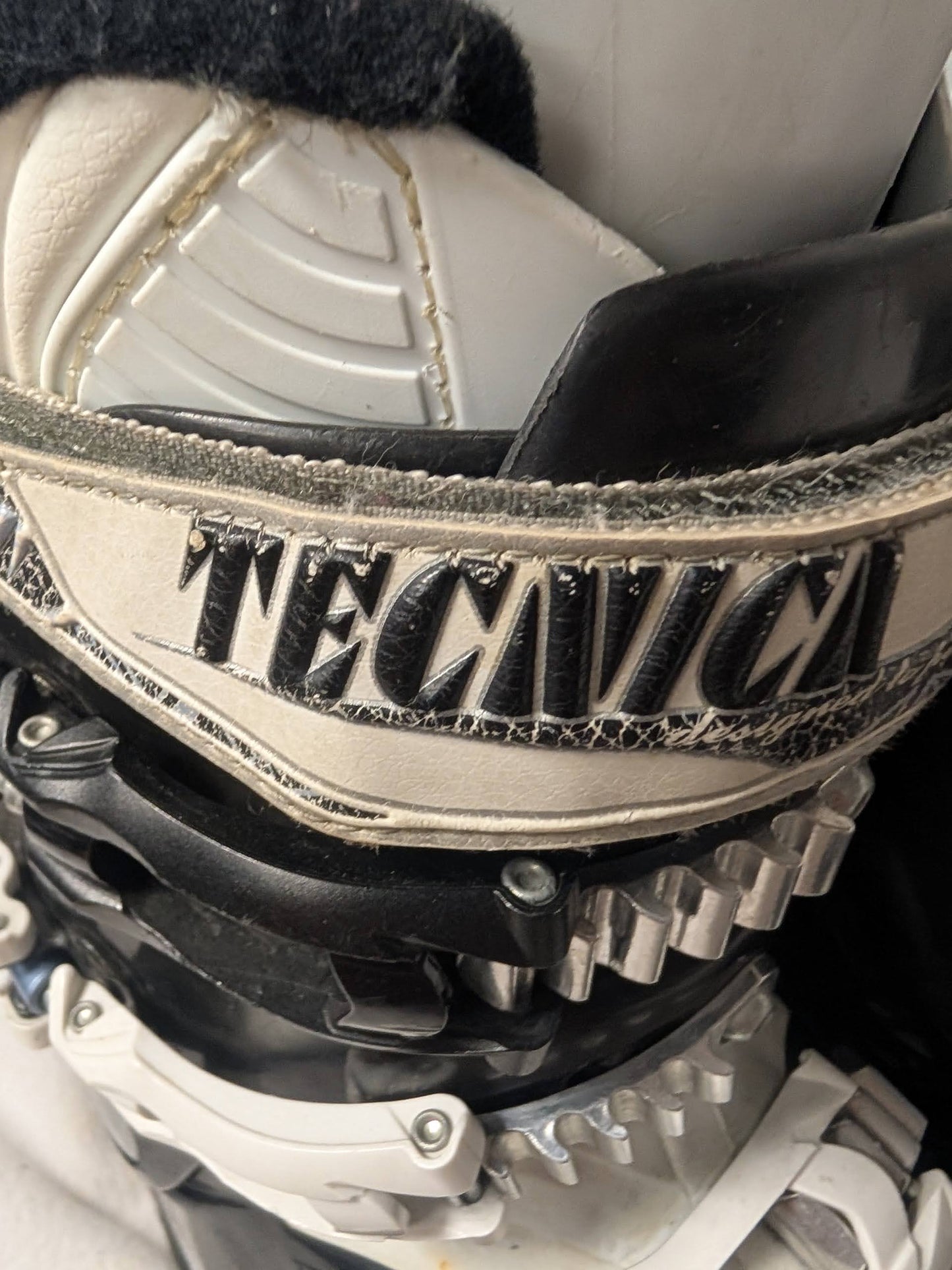 Tecnica Viva Ski Boots Size 26.5 Color Black Used