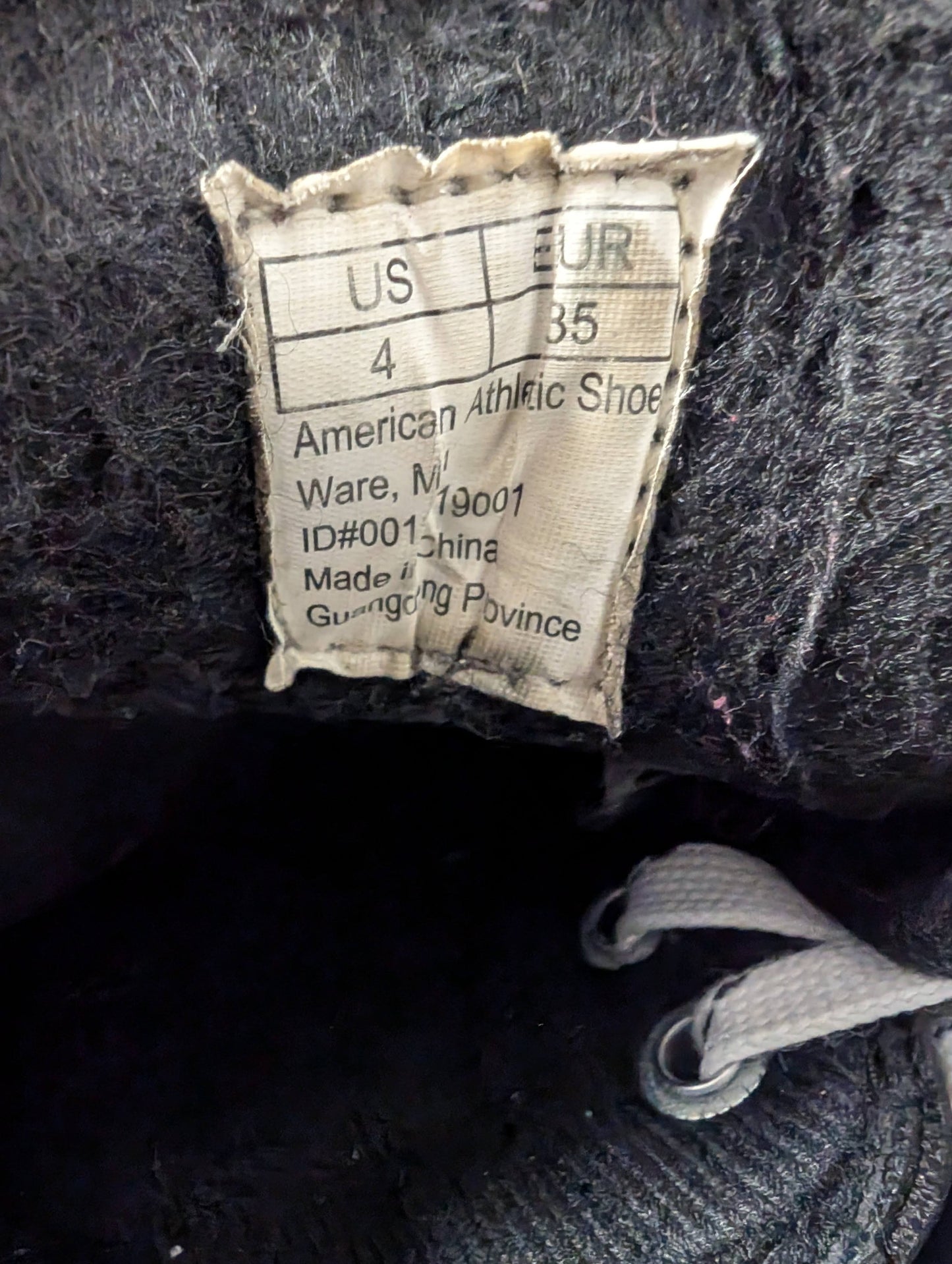 American 2.0 Hockey Ice Skates Size 4 Color Black Condition Used