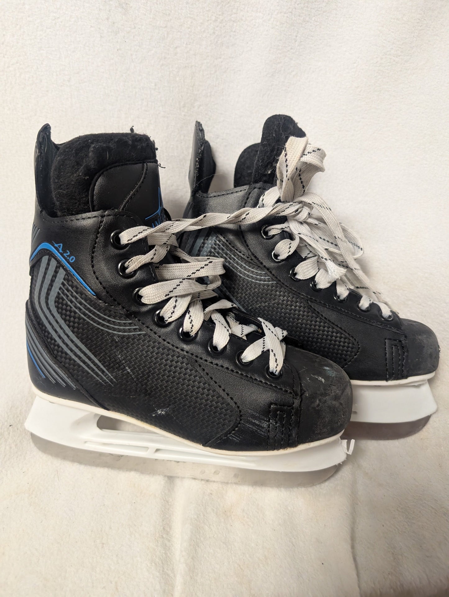 American 2.0 Hockey Ice Skates Size 4 Color Black Condition Used