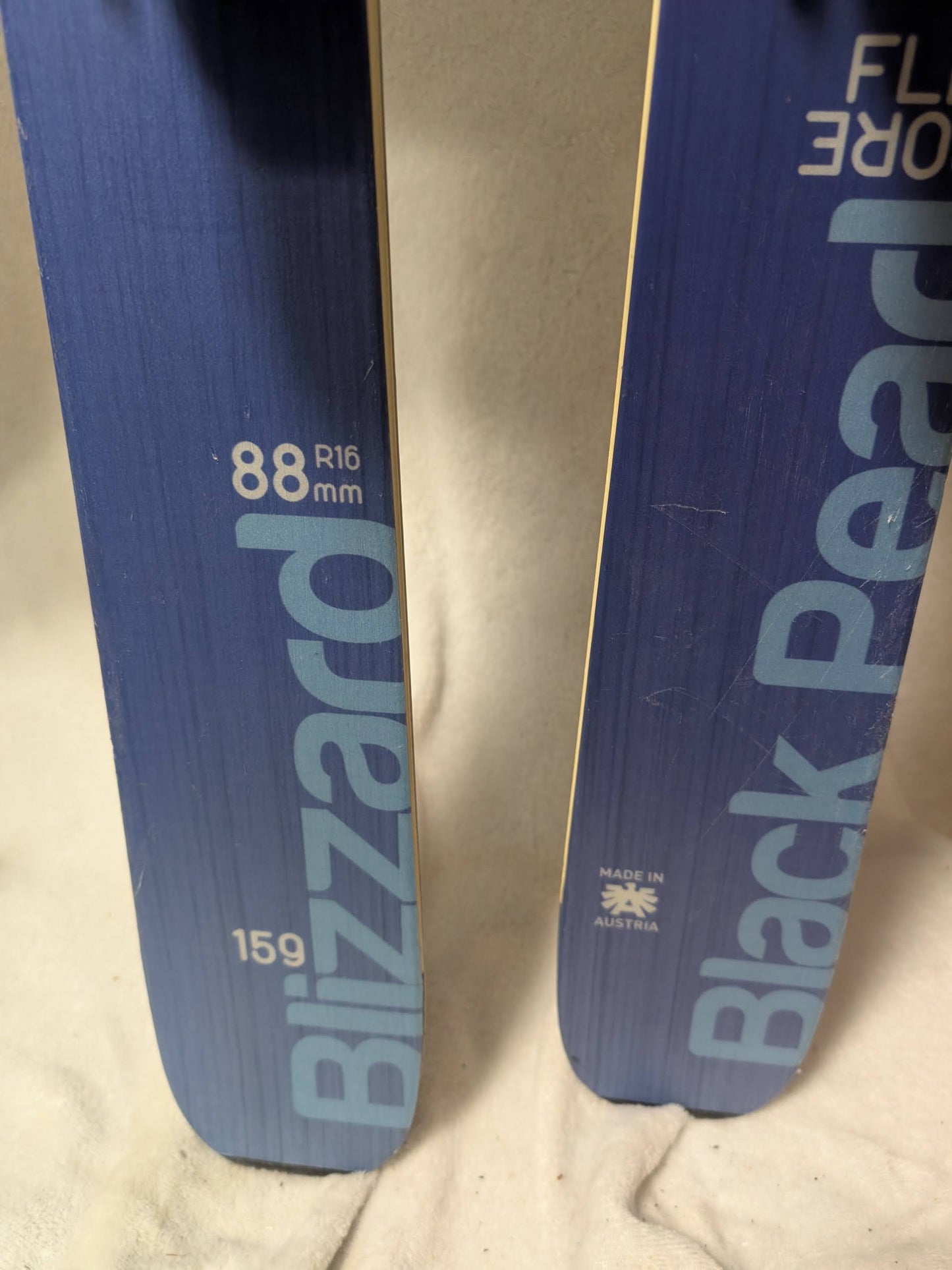 Blizzard Black Pearl Skis Knee Mist Bindings 160 cm Blue Used