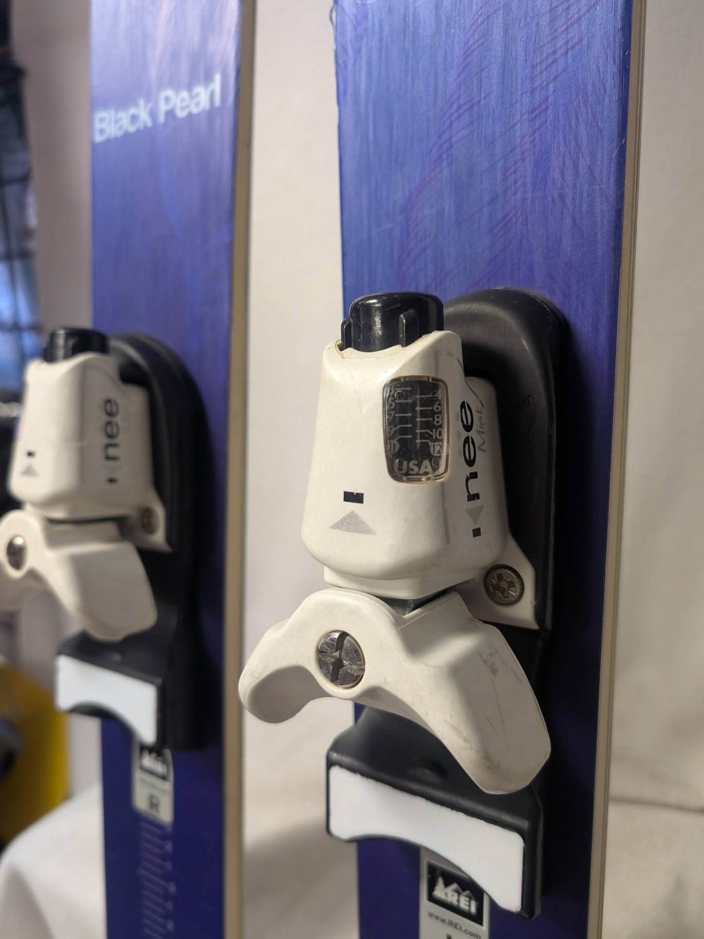 Blizzard Black Pearl Skis Knee Mist Bindings 160 cm Blue Used