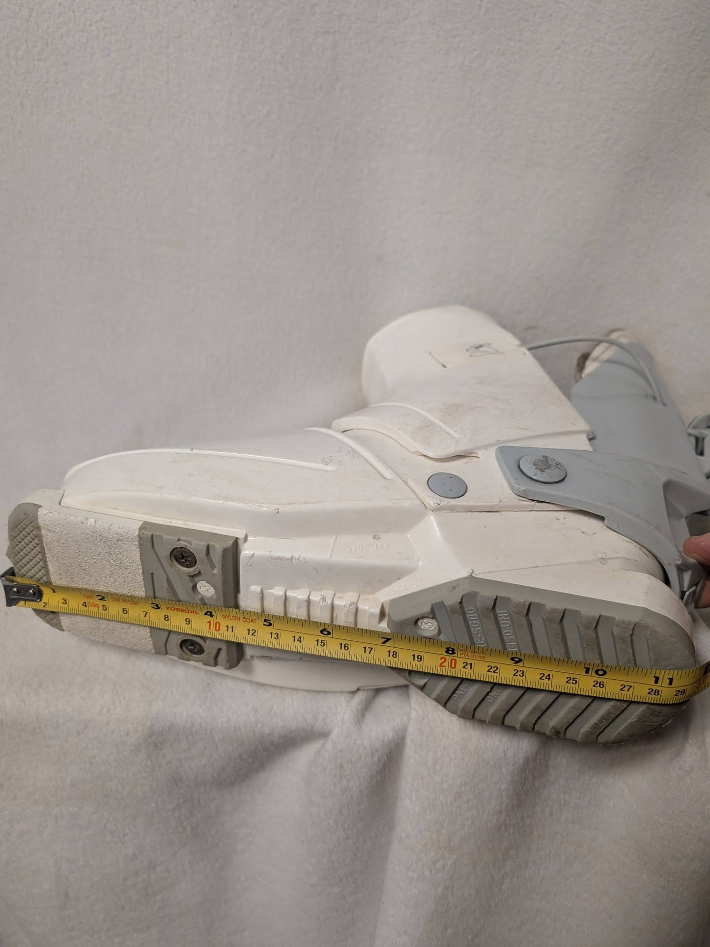 Salomon Vintage SX62 Rear Entry Ski Boots Size 26? Color White Condition Used Retro