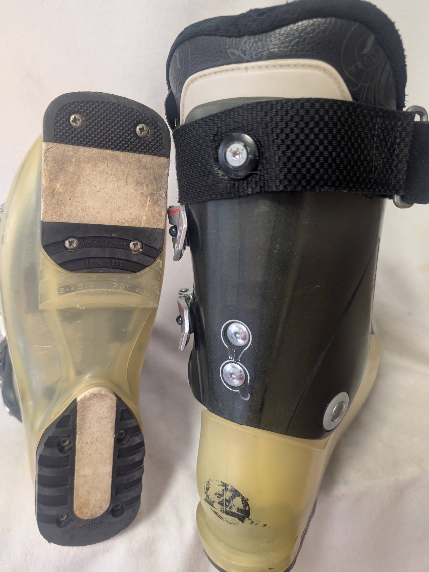 Lange Ski Boots Women Size 25.5 Color Yellow Condition Used