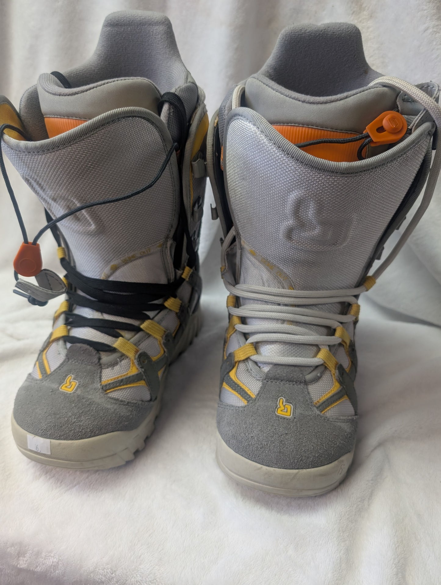 Burton Snowboard Boots Size Women 6 Color Gray Used