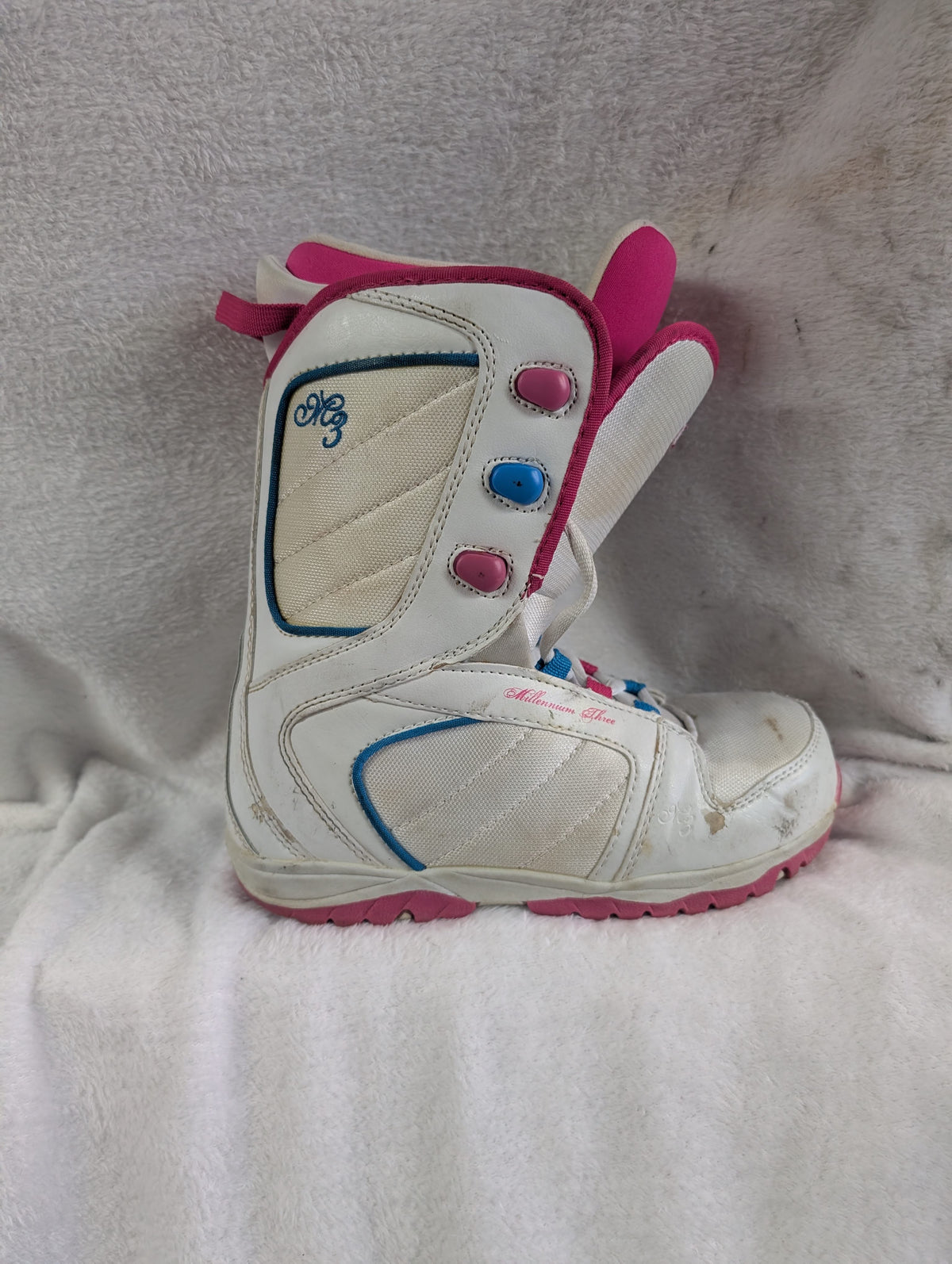 Millennium Three Women's Snowboard Boots Size 6 Color White Condition Used