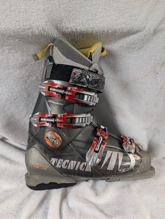 Tecnica Diablo Flame Ski Boots Size 28 Color Gray Condition Used