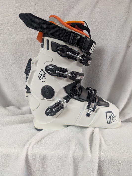 First Degree Stormtrooper Ski Boots Size 26 Color White Condition Used