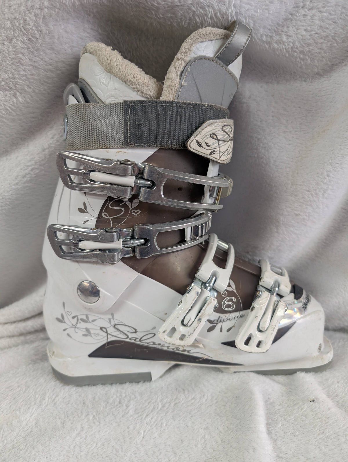 Salomon Devine 6 Ski Boots Size 24 Color White Condition Used