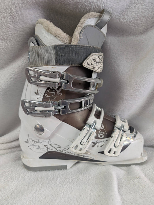 Salomon Devine 6 Ski Boots Size 24 Color White Condition Used