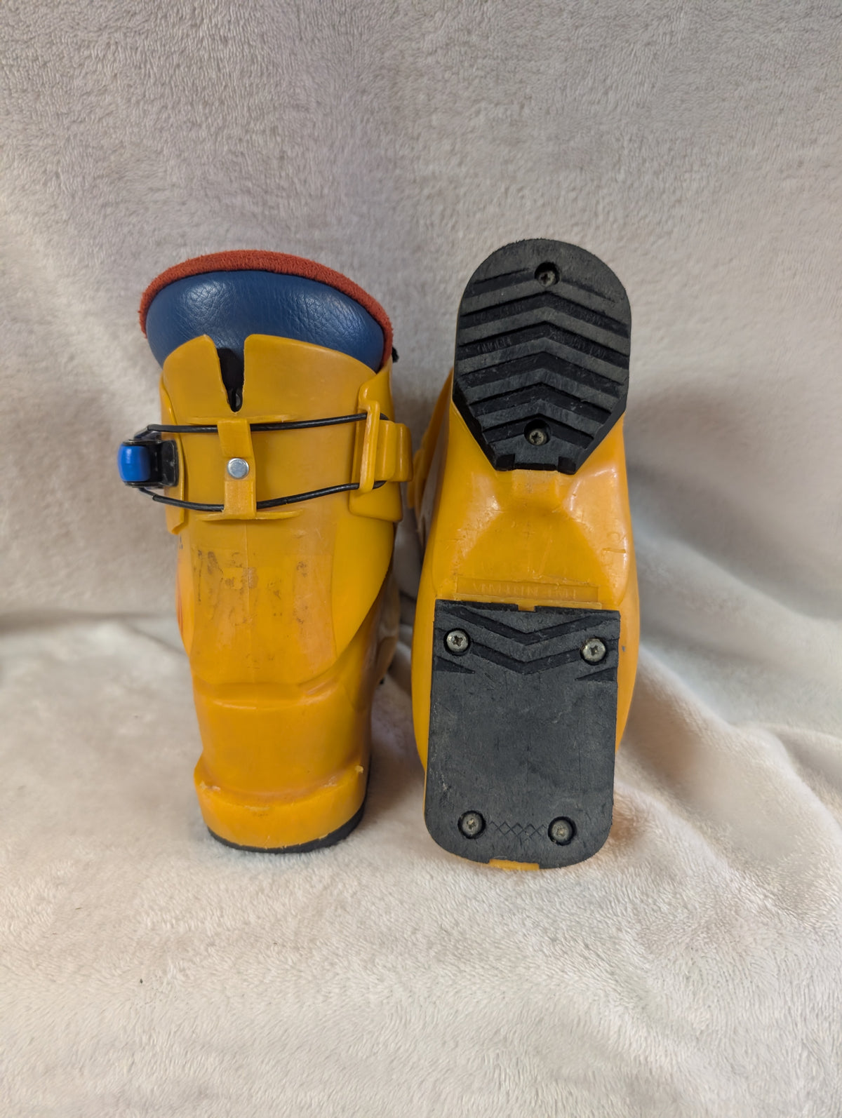 Atomic Junior Ski Boots Size 17 Color Yellow Condition Used