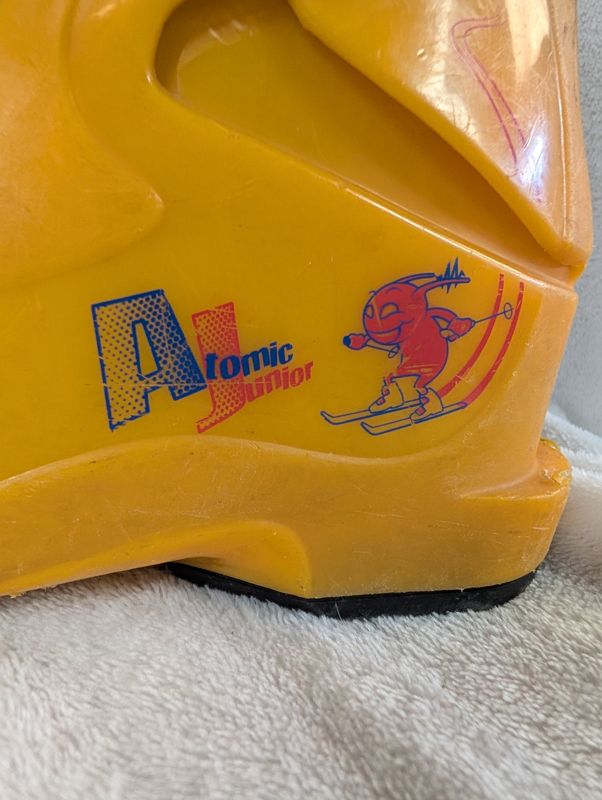 Atomic Junior Ski Boots Size 17 Color Yellow Condition Used