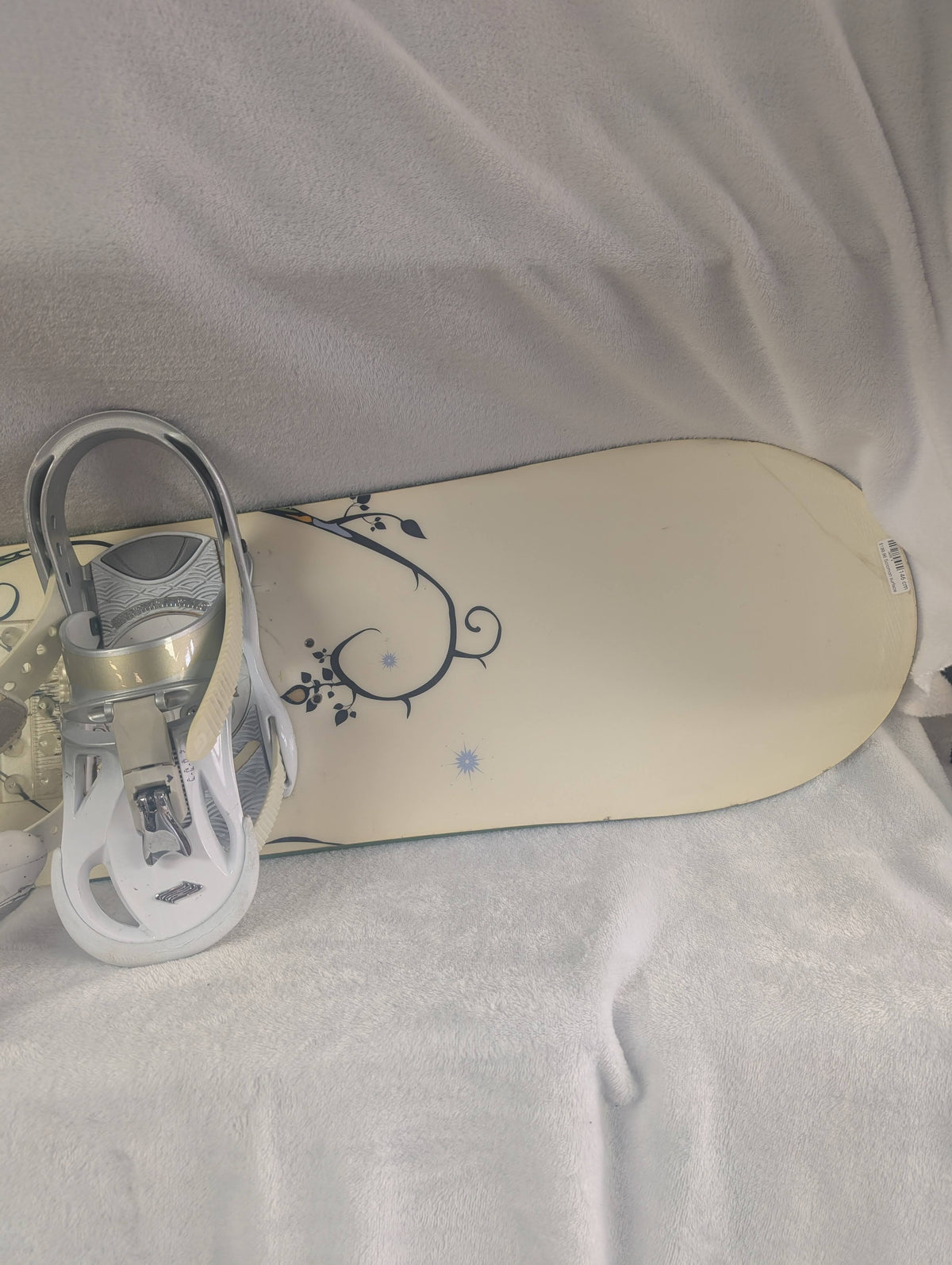 Salomon Surface Snowboard Size 146 cm Color Green w/Burton Escapade Bindings Size M/L Condition Used