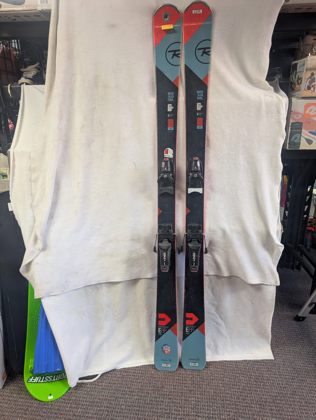 Rossignol E88hd Skis Nee Carbon Bindings Size 172cm Color Black Condition Used