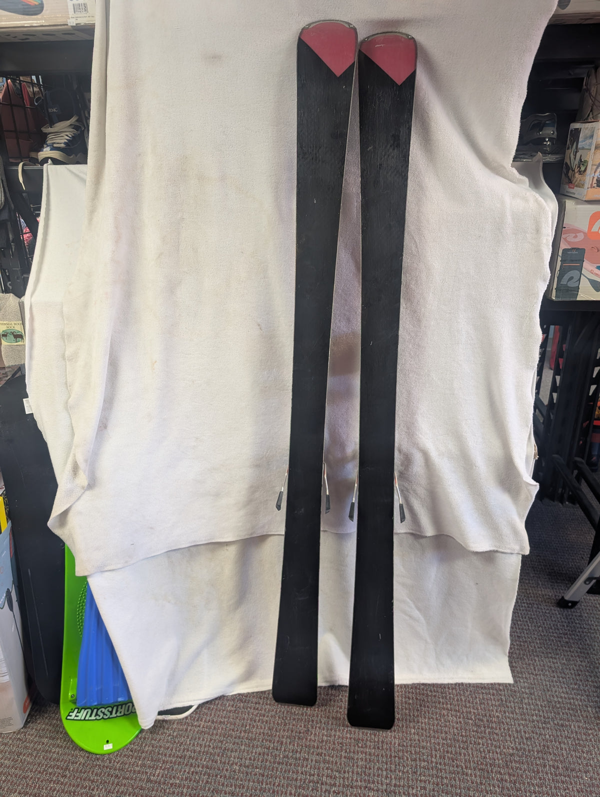 Rossignol E88hd Skis Nee Carbon Bindings Size 172cm Color Black Condition Used