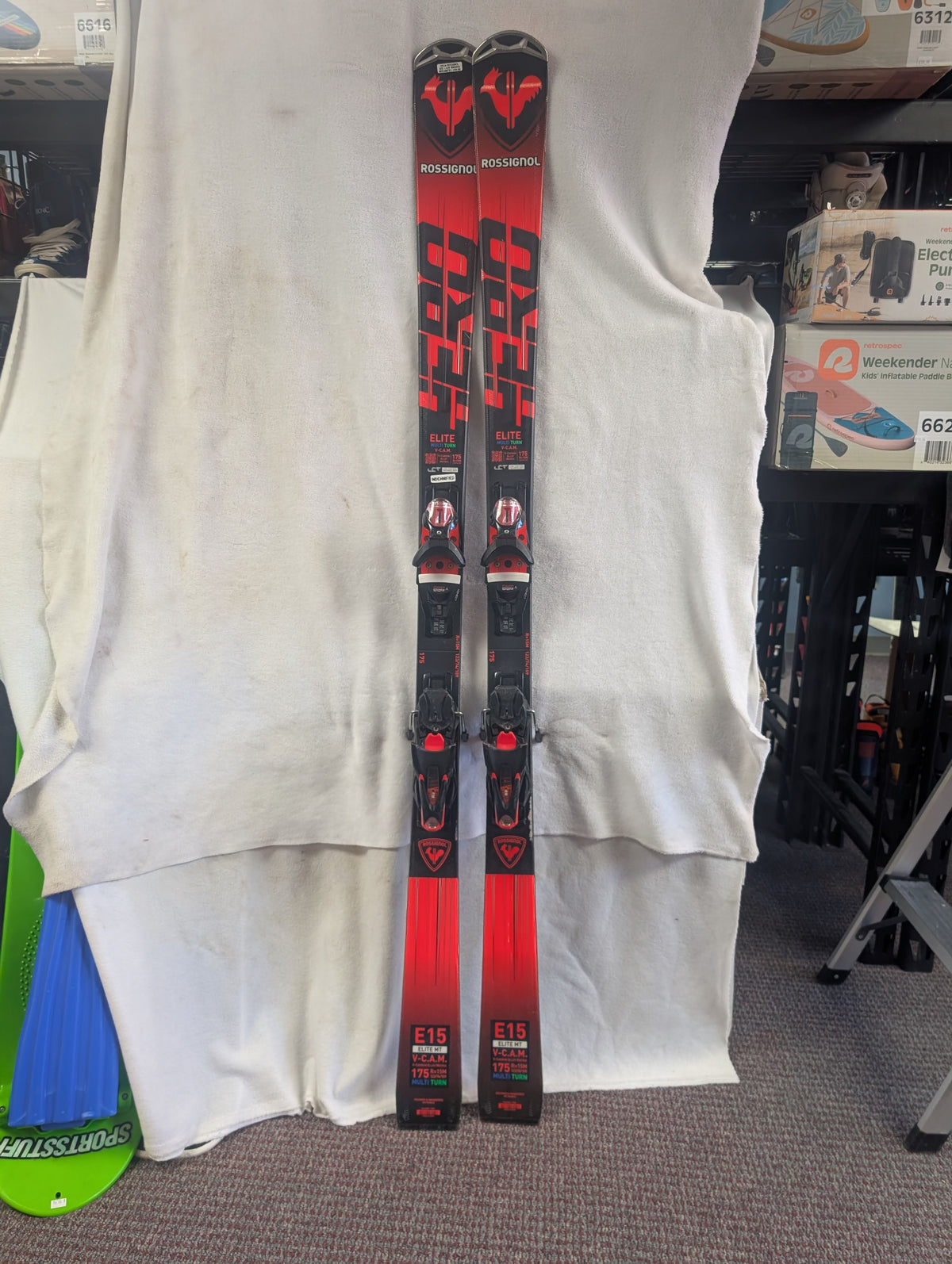 Rossignol E15 Elite Skis w/Look Bindings 175cm Color Red Condition Used