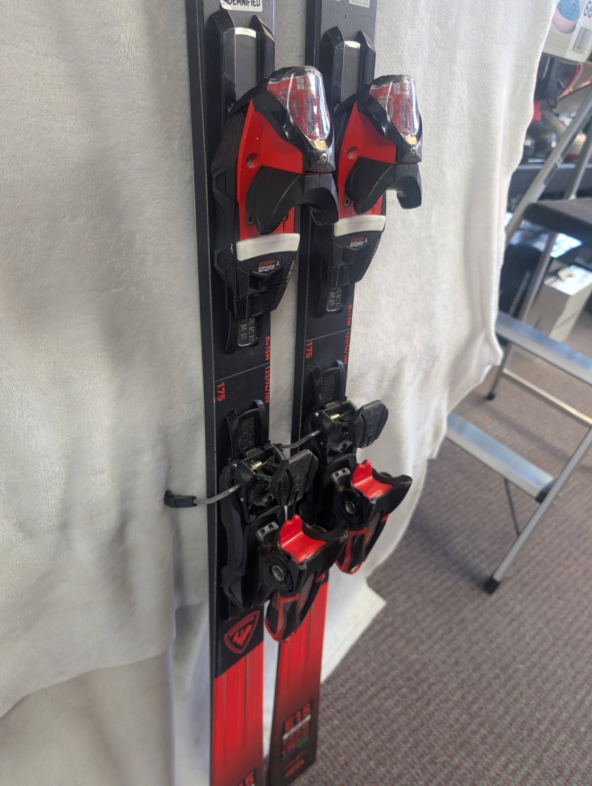Rossignol E15 Elite Skis w/Look Bindings 175cm Color Red Condition Used