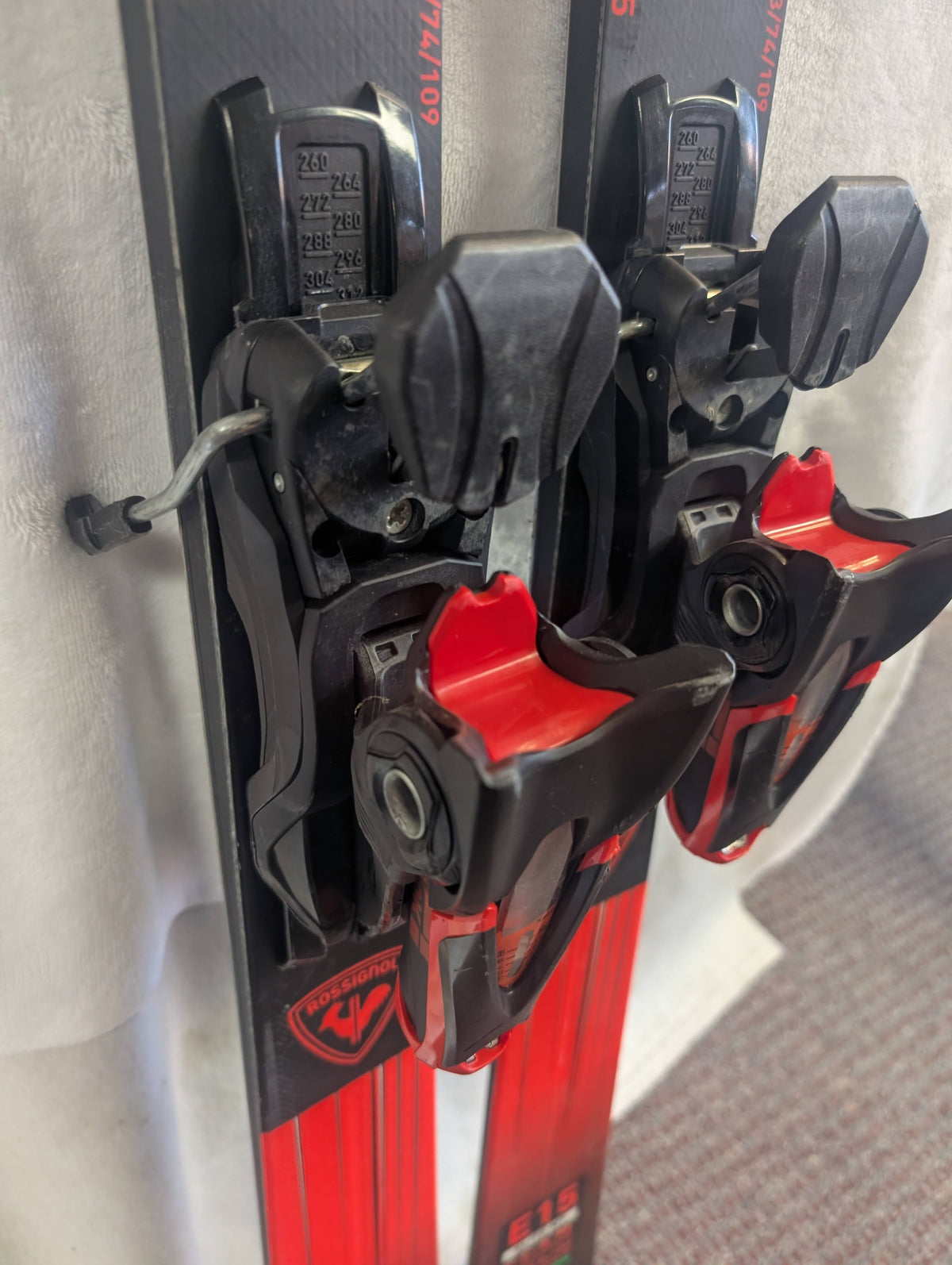 Rossignol E15 Elite Skis w/Look Bindings 175cm Color Red Condition Used