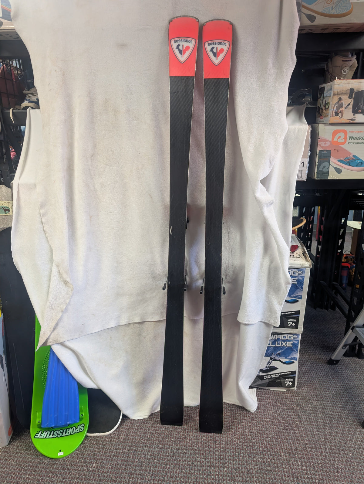 Rossignol E15 Elite Skis w/Look Bindings 175cm Color Red Condition Used