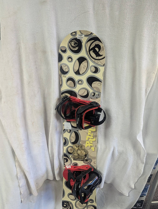 Burton Palmer Snowboard Size 147 cm w/Burton Bindings Size M Color Cream Condition Used