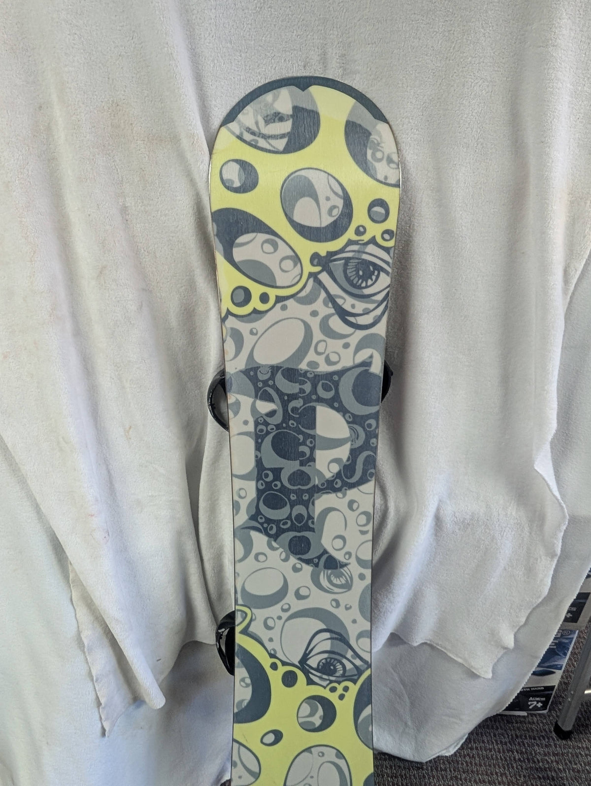Burton Palmer Snowboard Size 147 cm w/Burton Bindings Size M Color Cream Condition Used