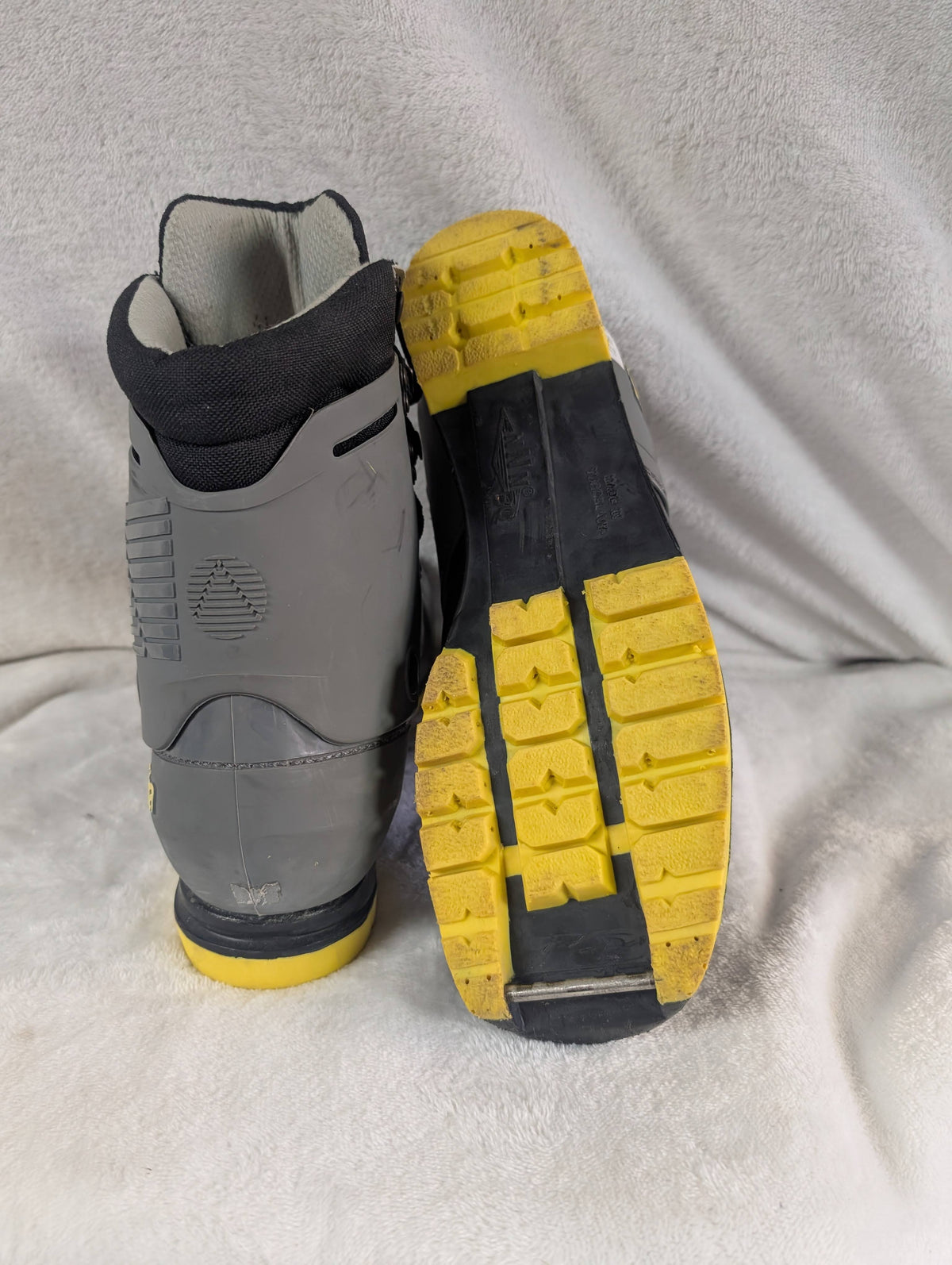 Alpina NNN BC Ski Boots Size 26.5 EU 41 Color Gray Condition Used XC