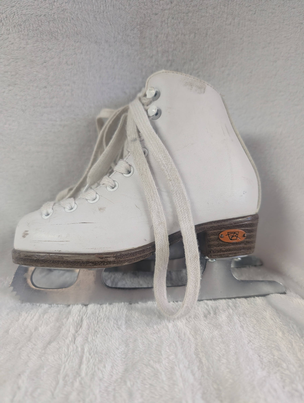 Riedell Kids Ice Figure Skates Size 10 Kids Color White Condition Used