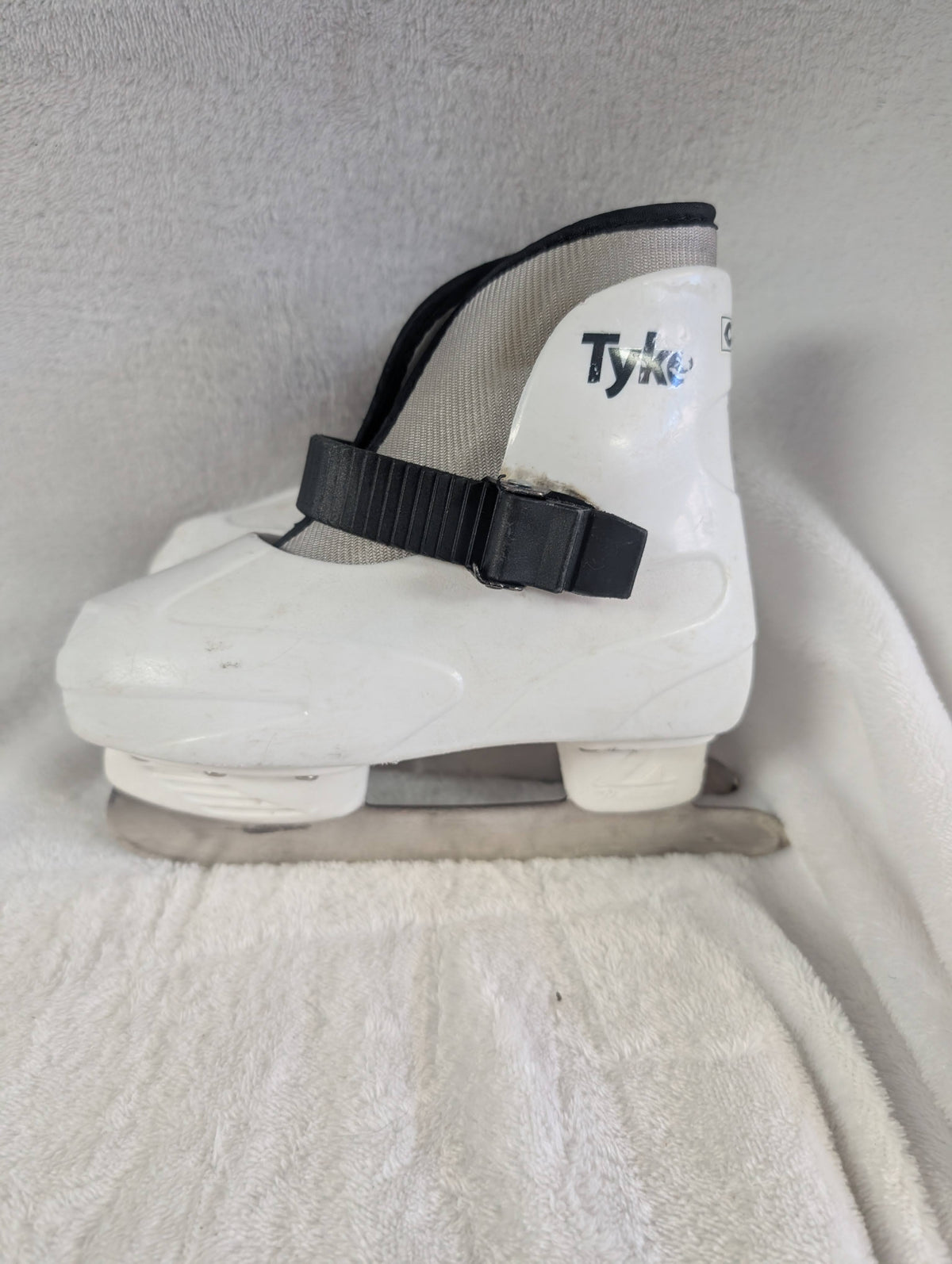 CCM Tyke Kids Ice Figure Skates Size 10 Kids Color White Condition Used.