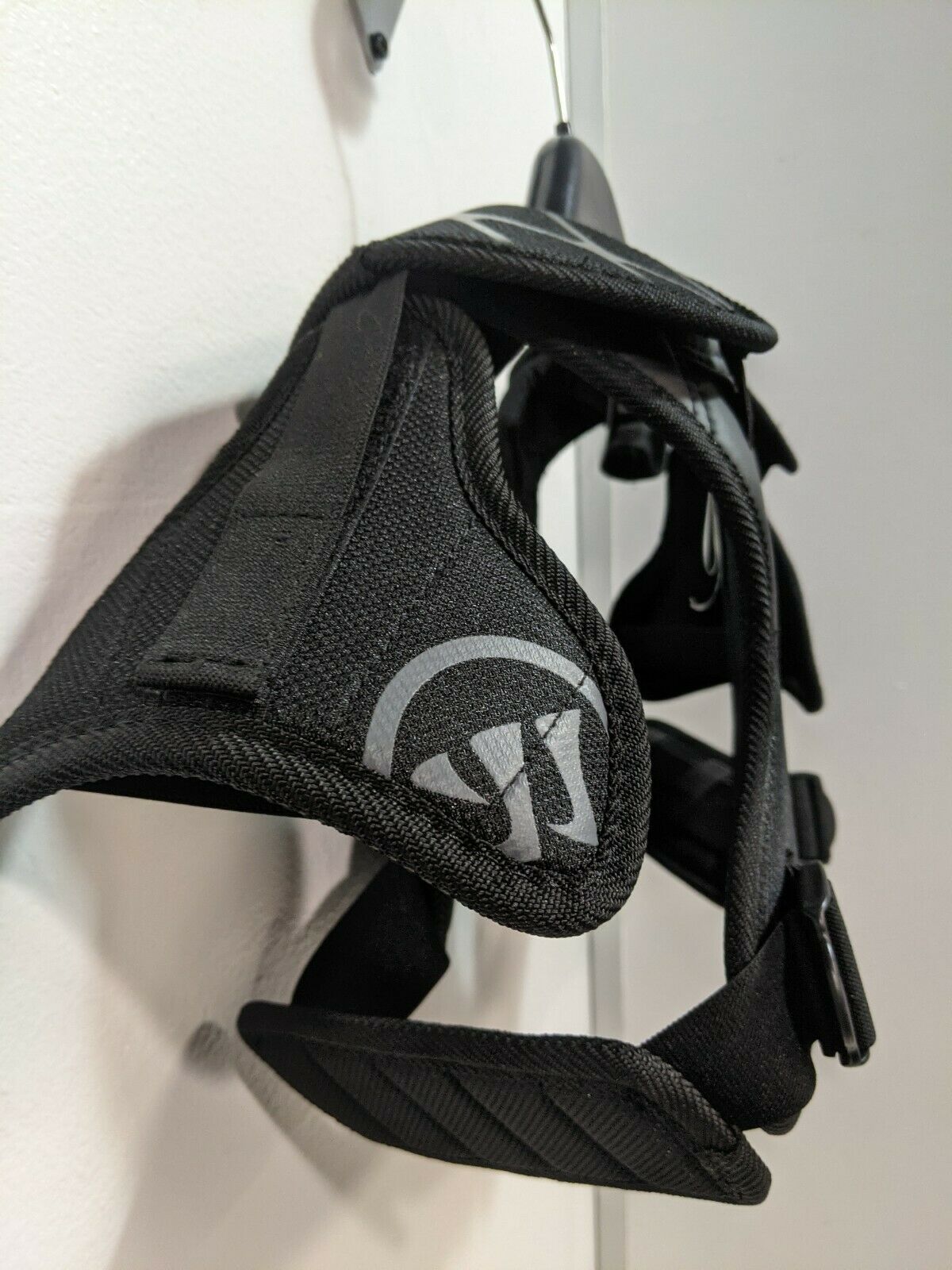 Warrior Lacrosse Shoulder Pads Burn Next Black Size Youth Small New Plus