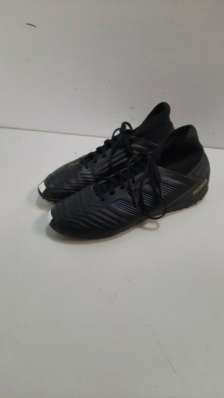 Adidas Predator Indoor Cleats Size 4.5 Pre-owned