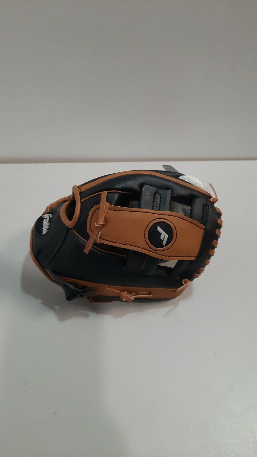 Franklin Ready to Play Fielding Baseball Mitt size 9.5 In left hand right hand throwing with practice ball NEW