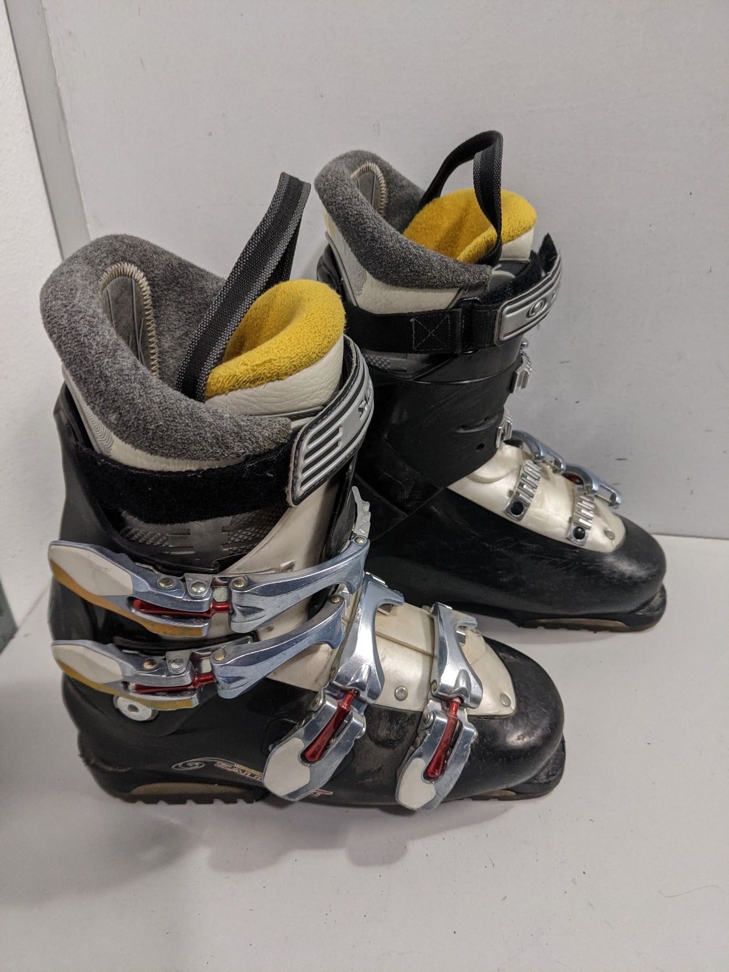 Salomon Ski Boots Size Mondo 24 Black Used
