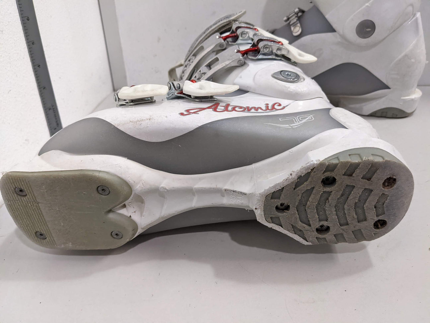 Atomic 70 Women's Ski Boots Size Mondo 24.5 White Used