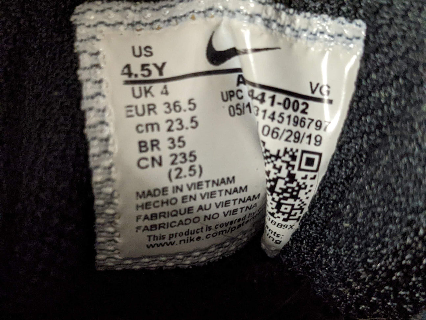 Nike Huarache Cleats Size 4.5 Black Used