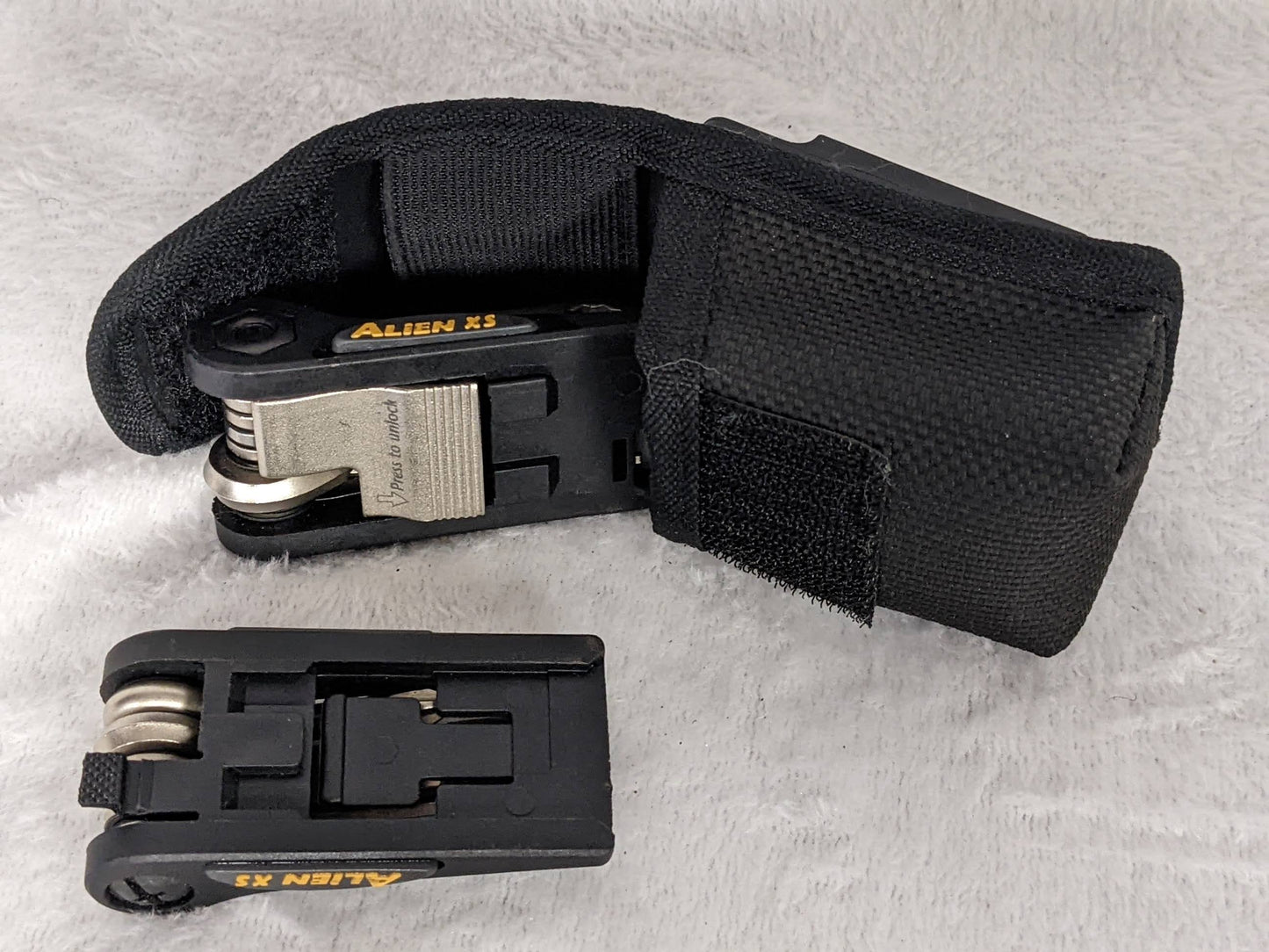 Topeak Alien XS Bicycle Belt Tool Travel Kit Size 12 Tools Color Black Condition Used