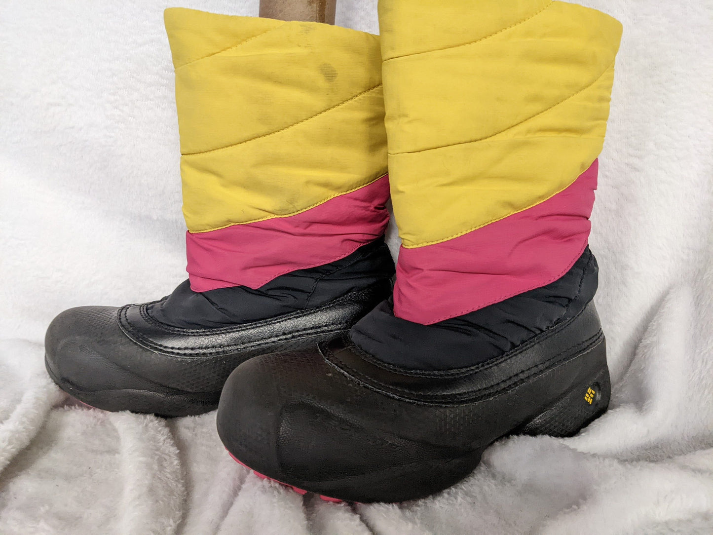 Columbia Snow Boots Size 3 Color Yellow Condition Used
