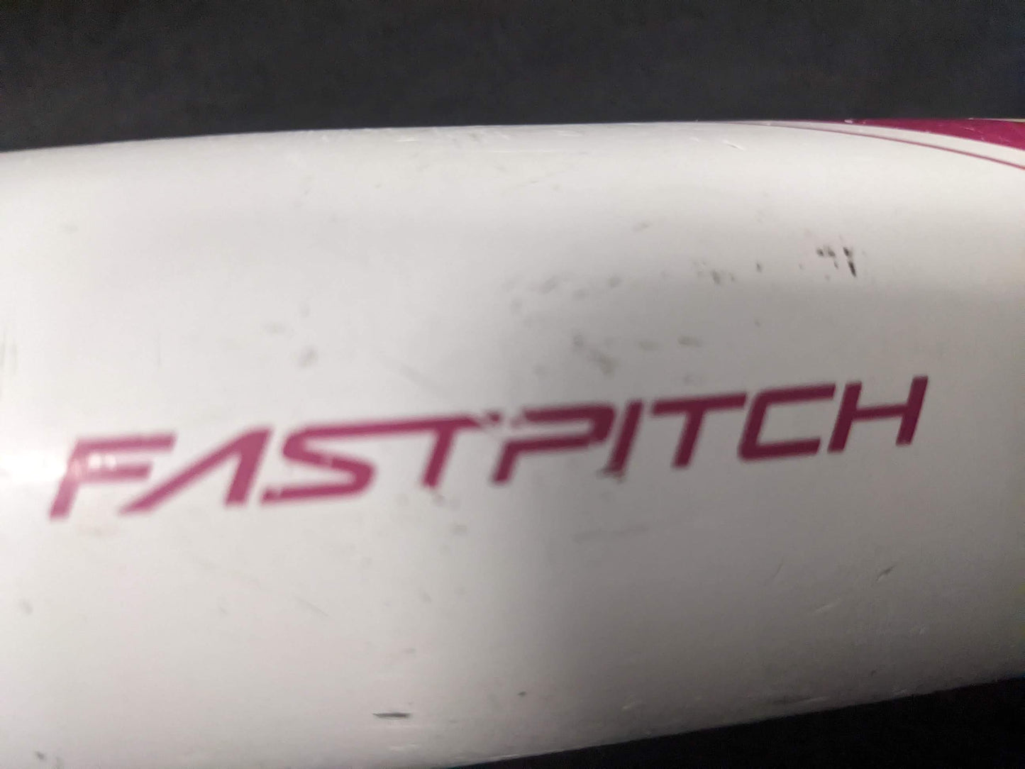 Easton Speed Bridge  Fastpitch Softball Bat USSSA, ISA, ISF, ASA, Size  27 In 17 Oz Color White Condition Used